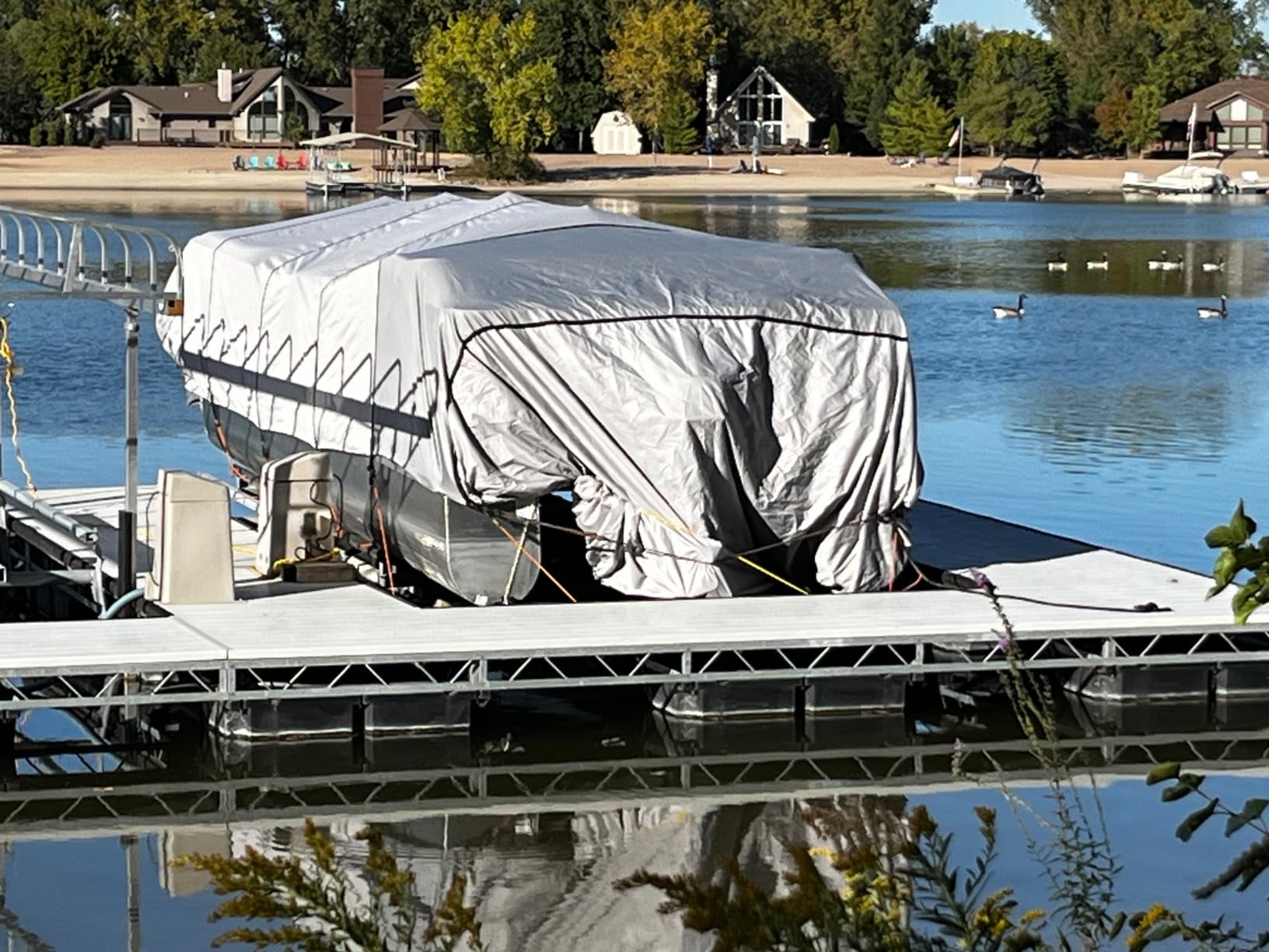 RVMasking Pontoon Boat Cover with Motor Cover, 1400D Heavy Duty Middle Reinforced, Marine Grade Waterproof Boat Cover for Length: 21'-24', Beam Width up to 102