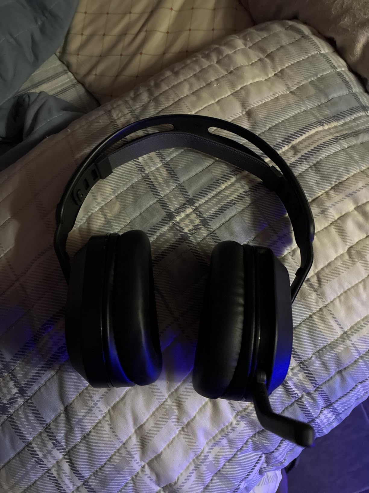 Turtle Beach Stealth 500 Wireless Gaming Headset Licensed for Xbox Series X|S, Compatible with Xbox One, Bluetooth, PC, Mobile, 40 Hr Battery, Memory Foam Cushions, Flip-to-Mute Mic, Black customer photo 2