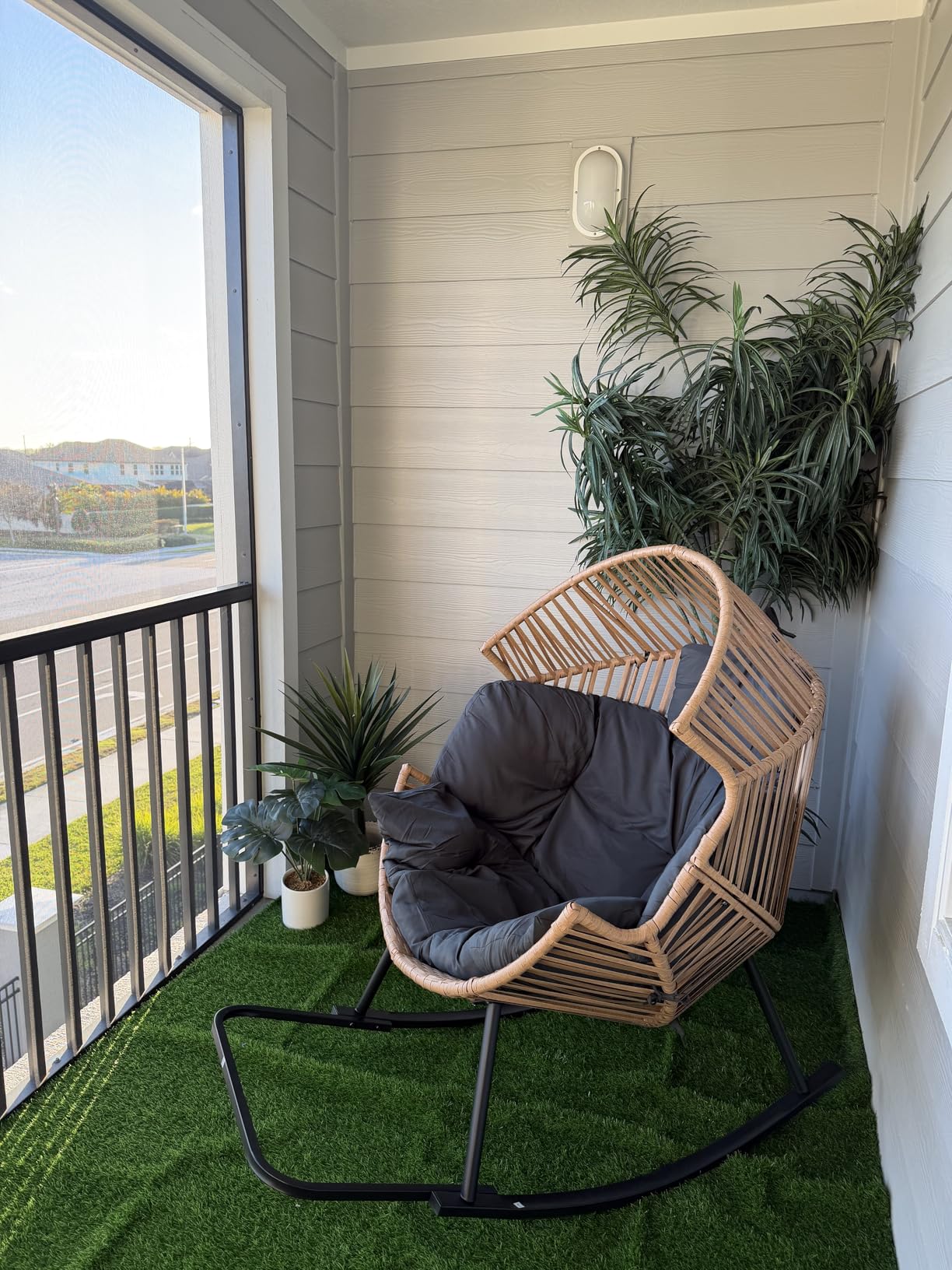 Outdoor Wicker Egg Chair PE Rattan Chair with Cushion, Oversized Patio Lounge Chair for Outdoor, Indoor, Balcony, Backyard, Garden, Beige customer photo 1