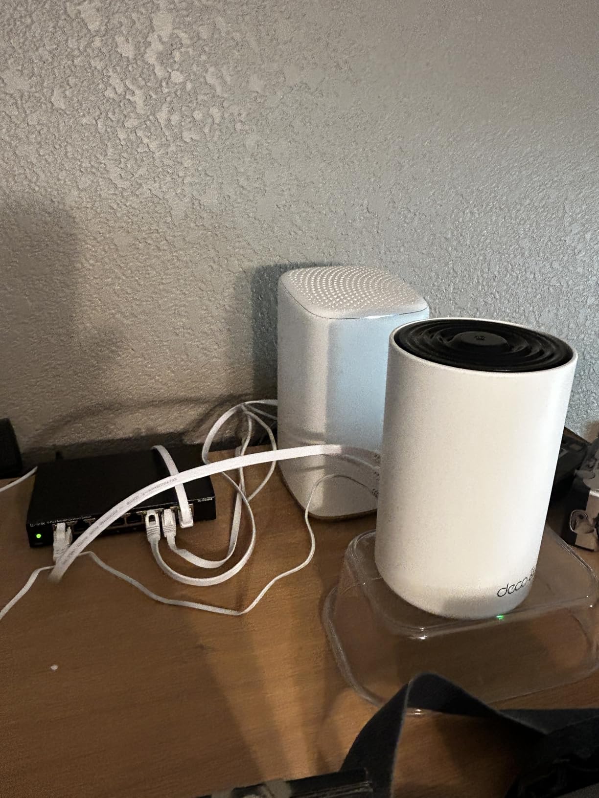 TP-Link Deco XE70 Pro AXE4900 Tri-Band WiFi 6E Mesh WiFi Router - 1 x 2.5bps WAN/LAN Port, 2 x 1 Gbps LAN Ports, 4.9 Gbps Wi-Fi 2,900 Sq. Ft Coverage, Connect up to 200 Devices, 1-Pack customer photo 1