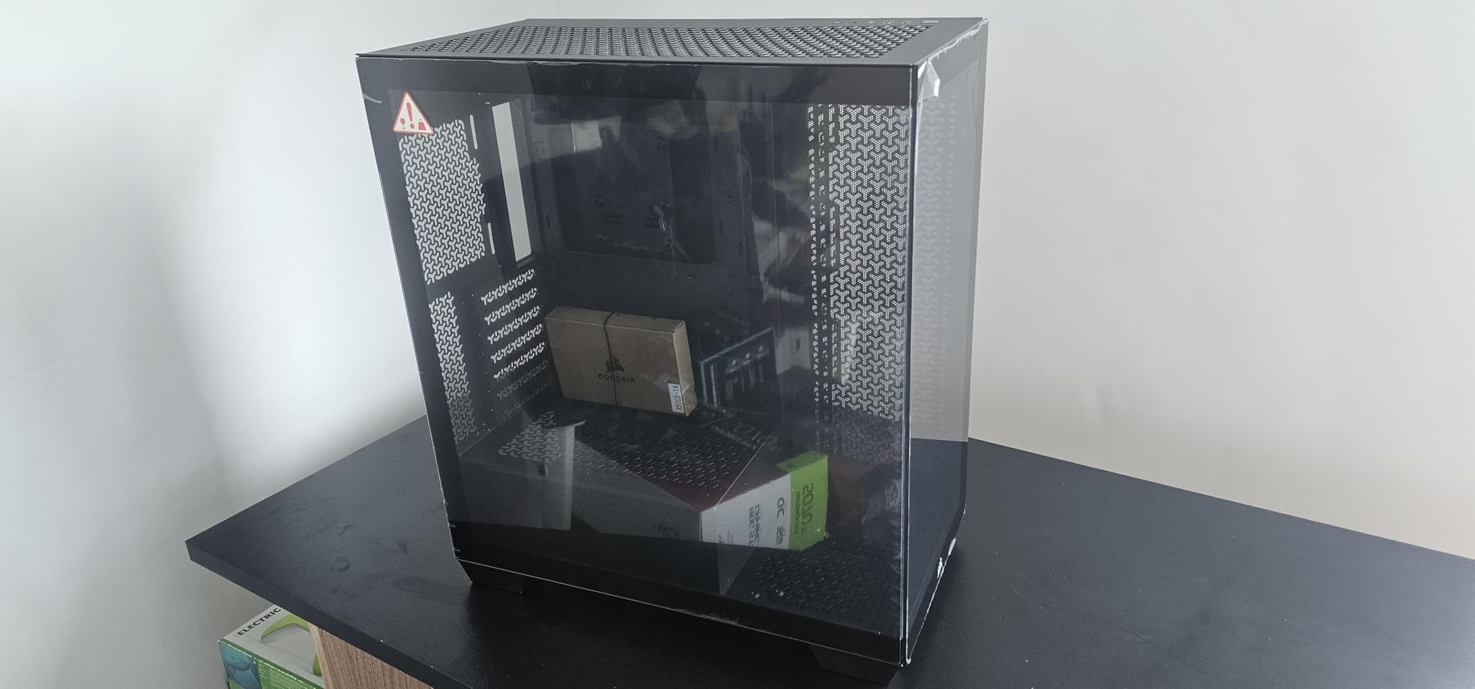 CORSAIR 3500X Mid-Tower ATX PC Case - Panoramic Tempered Glass - Reverse Connection Motherboard Compatible - No Fans Included - Black customer photo 1