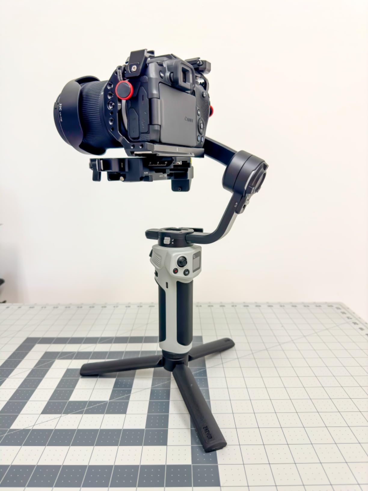 ZHIYUN CINEPEER Weebill 3E 3-Axis Lightweight Gimbal Stabilizer for DSLR & Mirrorless Camera Canon/Sony/Panasonic/Nikon, 3KG Payload, Native Vertical Shooting customer photo 1