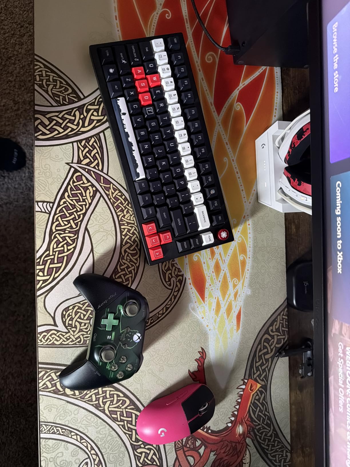 SteelSeries QcK Gaming Mouse Pad - XXL Cloth - Peak Tracking and Stability - Esports Mousepad - Never-Slip - Full Desk Coverage customer photo 1