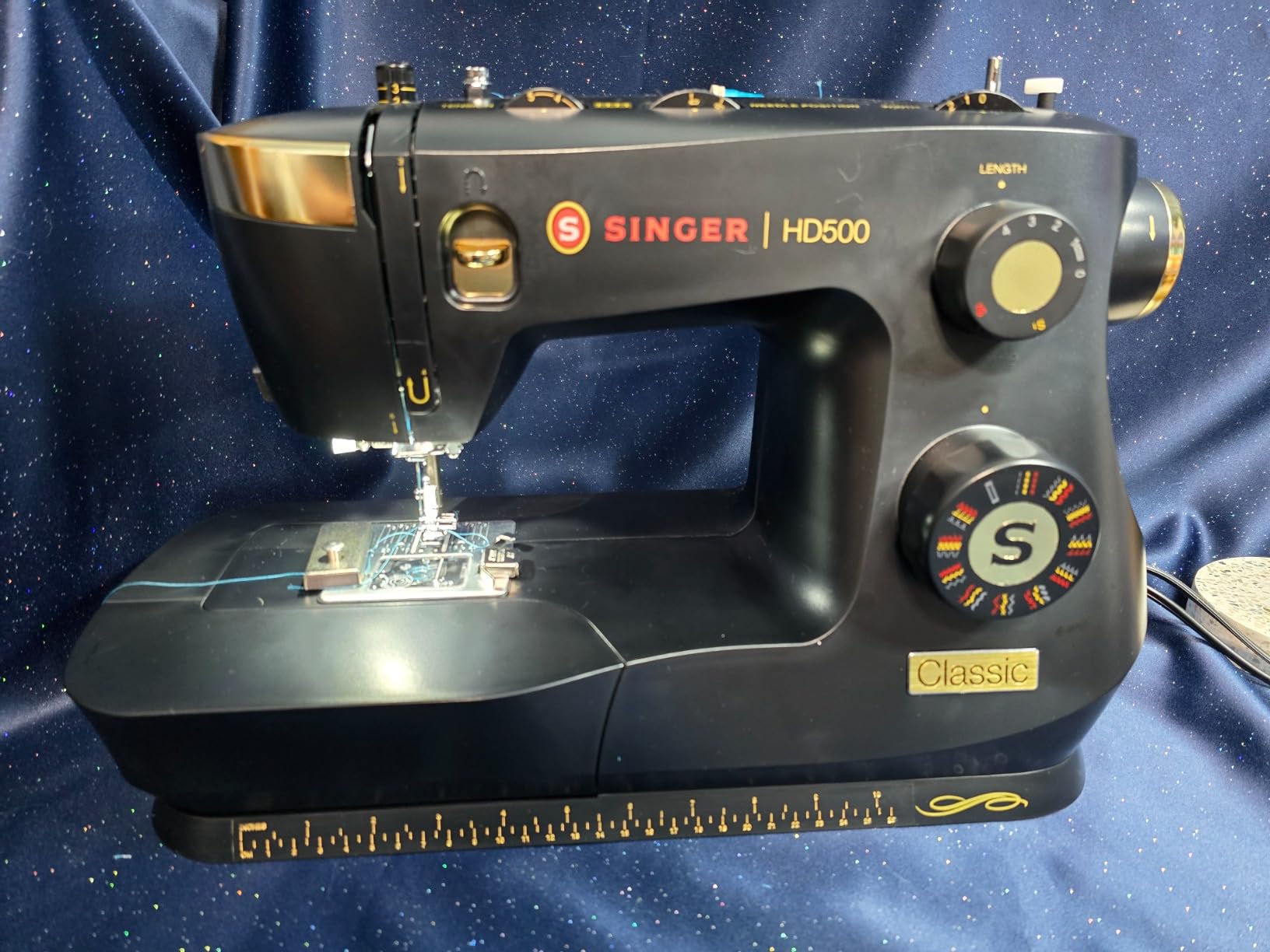 SINGER Heavy Duty 500 Classic Sewing Machine with Accessory Kit | Strong Motor with Enhanced Piercing Power customer photo 2