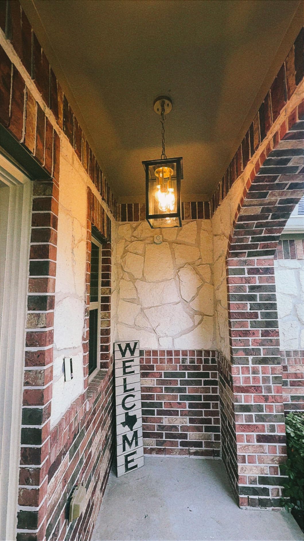 3-Lights Large Outdoor Pendant Light with Clear Glass,17Inch Ht Exterior Hanging Lantern with Textured Black,Suit for Damp Locations，Easily Installed on Your Porch & Patio Yard Garden. customer photo 1