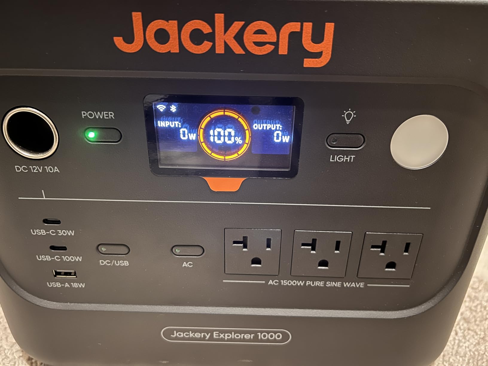 Jackery Solar Generator 1000 v2 with 200W Solar Panel,1070Wh Portable Power Station LiFePO4 Battery,1500W AC/100W USB-C Output, 1Hr Fast Charge for Outdoor,Off-Grid Living,RV,Emergency customer photo 1