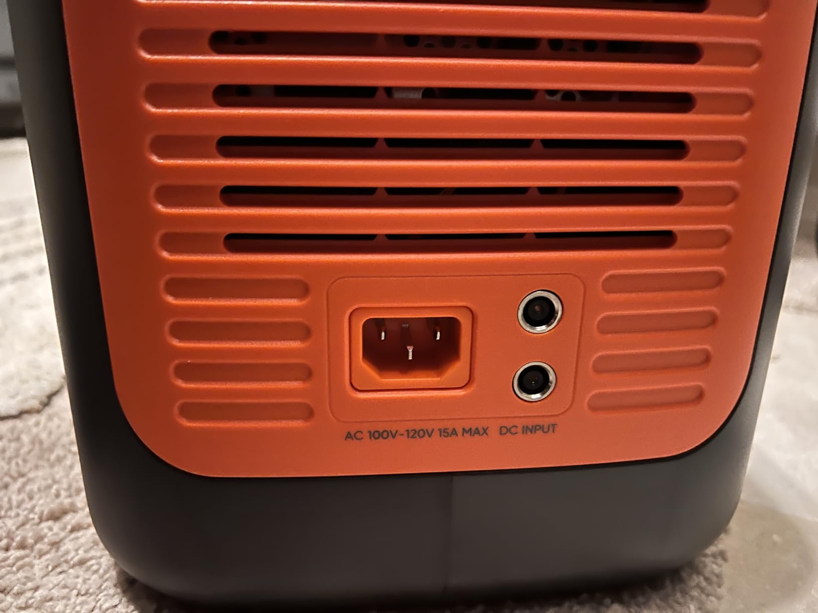 Jackery Solar Generator 1000 v2 with 200W Solar Panel,1070Wh Portable Power Station LiFePO4 Battery,1500W AC/100W USB-C Output, 1Hr Fast Charge for Outdoor,Off-Grid Living,RV,Emergency customer photo 2