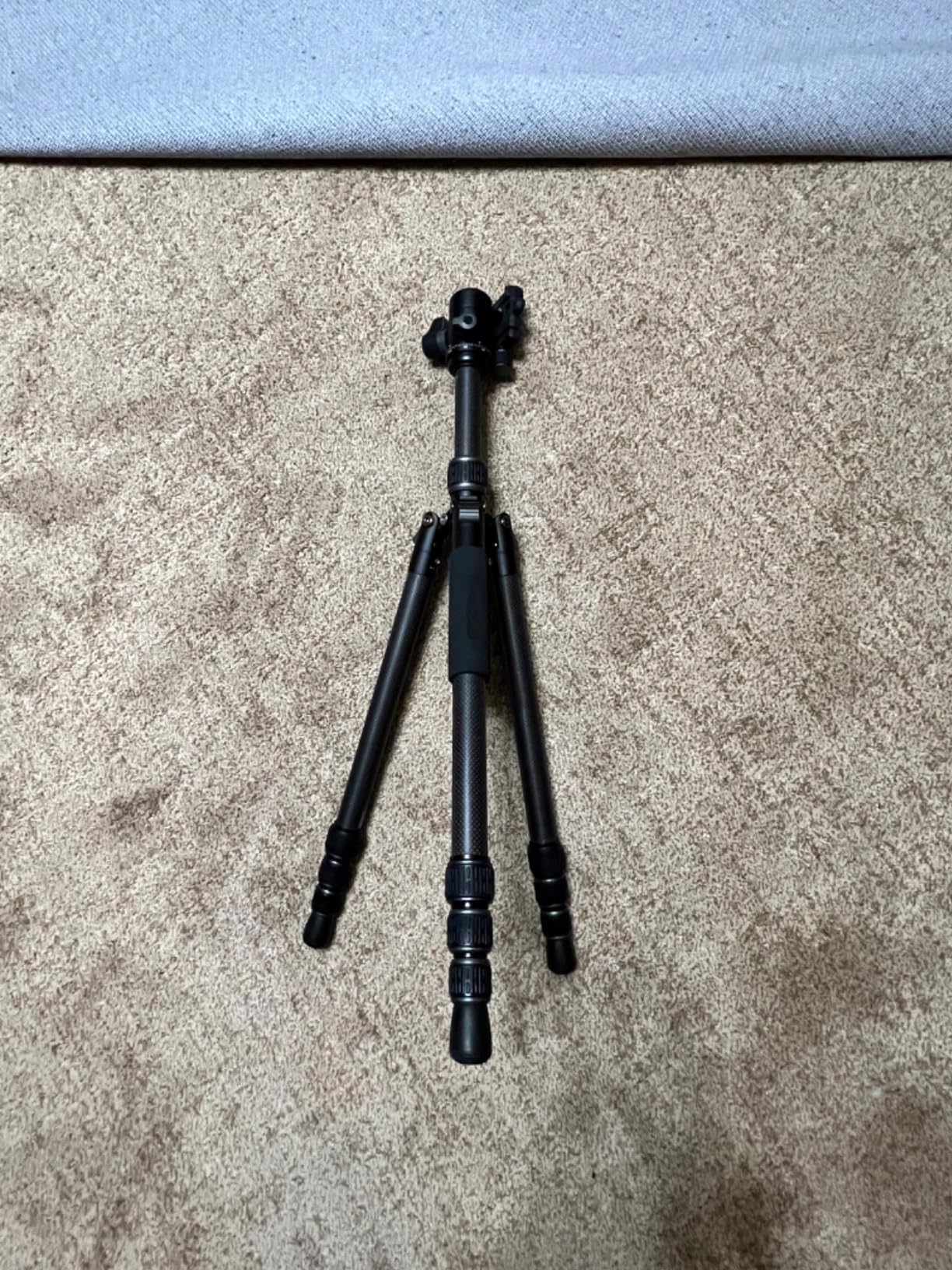 Vanguard Vesta GO 264CB Carbon Fiber Travel Tripod with VEO BH-60 Ball Head customer photo 1