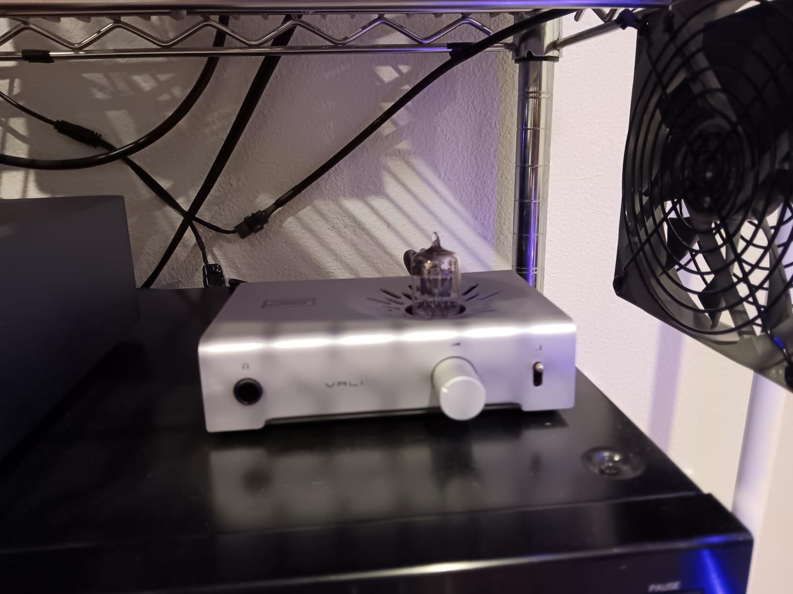 Schiit Vali 3 Beautiful Tube Hybrid Headphone Amp and Preamp - Black customer photo 1