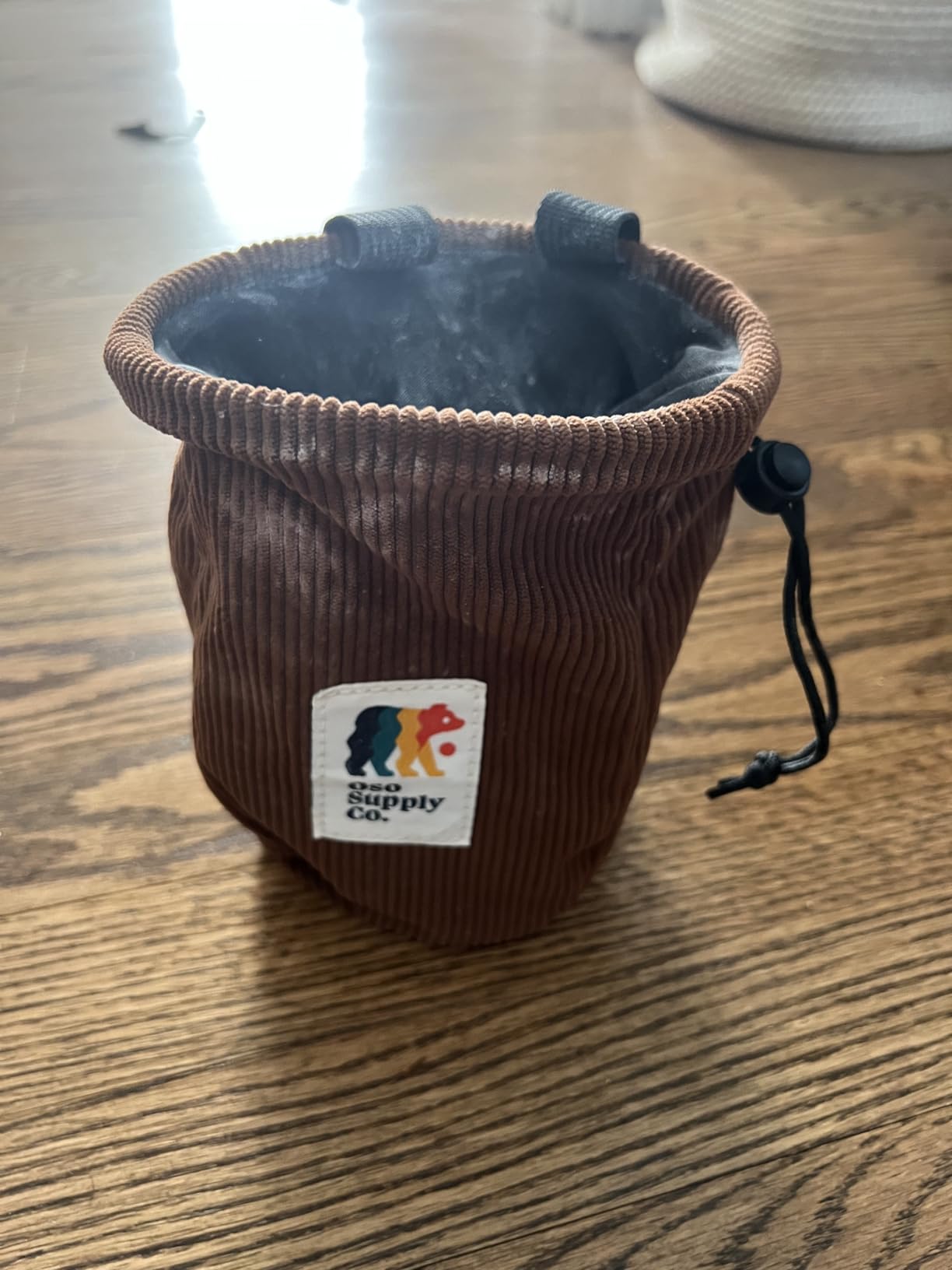 Vintage Corduroy Climbing Chalk Bag for Rock Climbing & Bouldering with Zipper Pocket, Brush Loop & Adjustable Belt - Perfect Gear for Indoor Gym and Outdoors customer photo 1