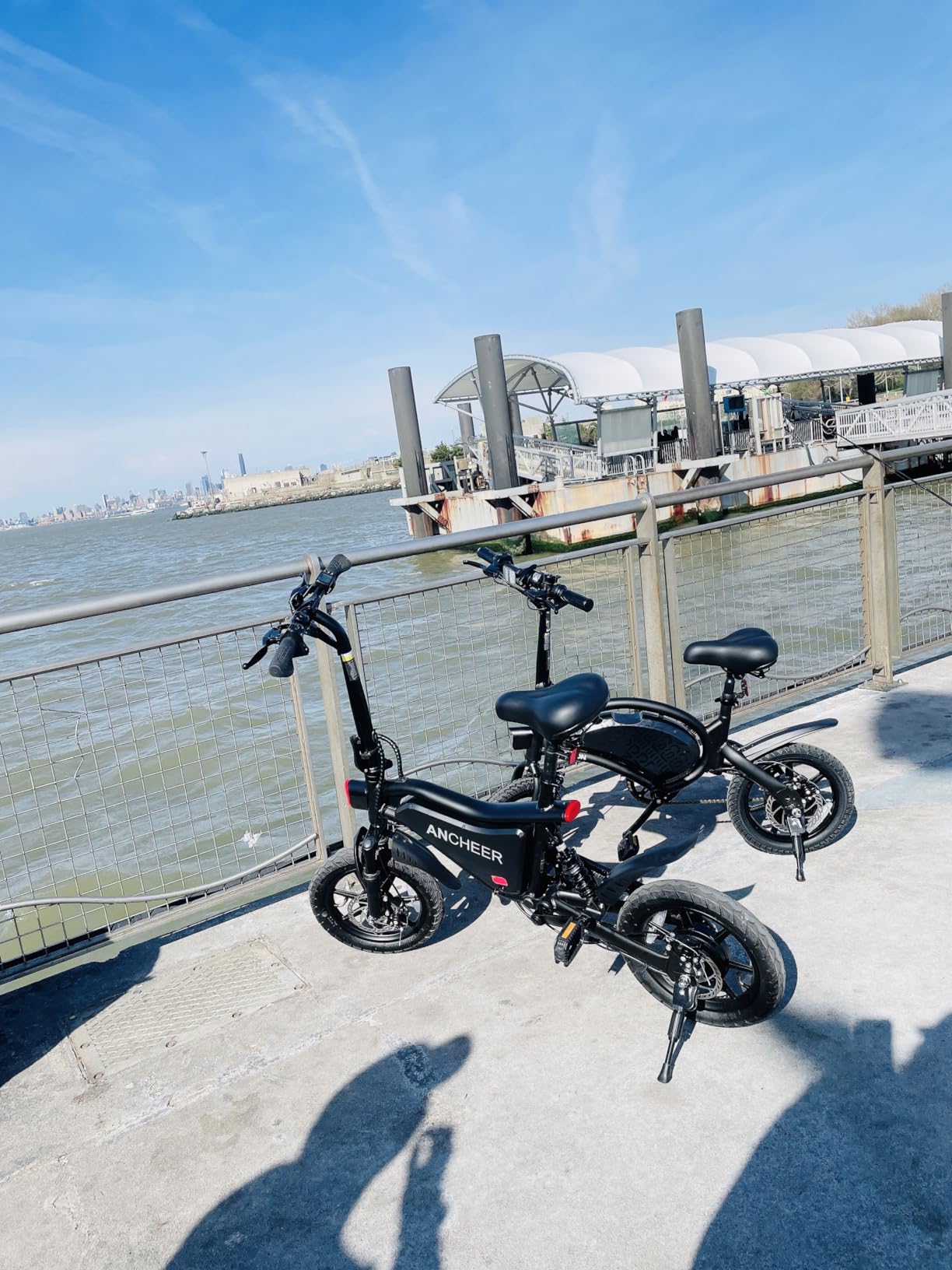 Jetson Bolt Electric Bike, Foot Pegs, Easy-Folding, Built-in Carrying Handle, Twist Throttle, Cruise Control, Up to 15.5 MPH, Range Up to 15 Miles, Ages 13+ customer photo 2