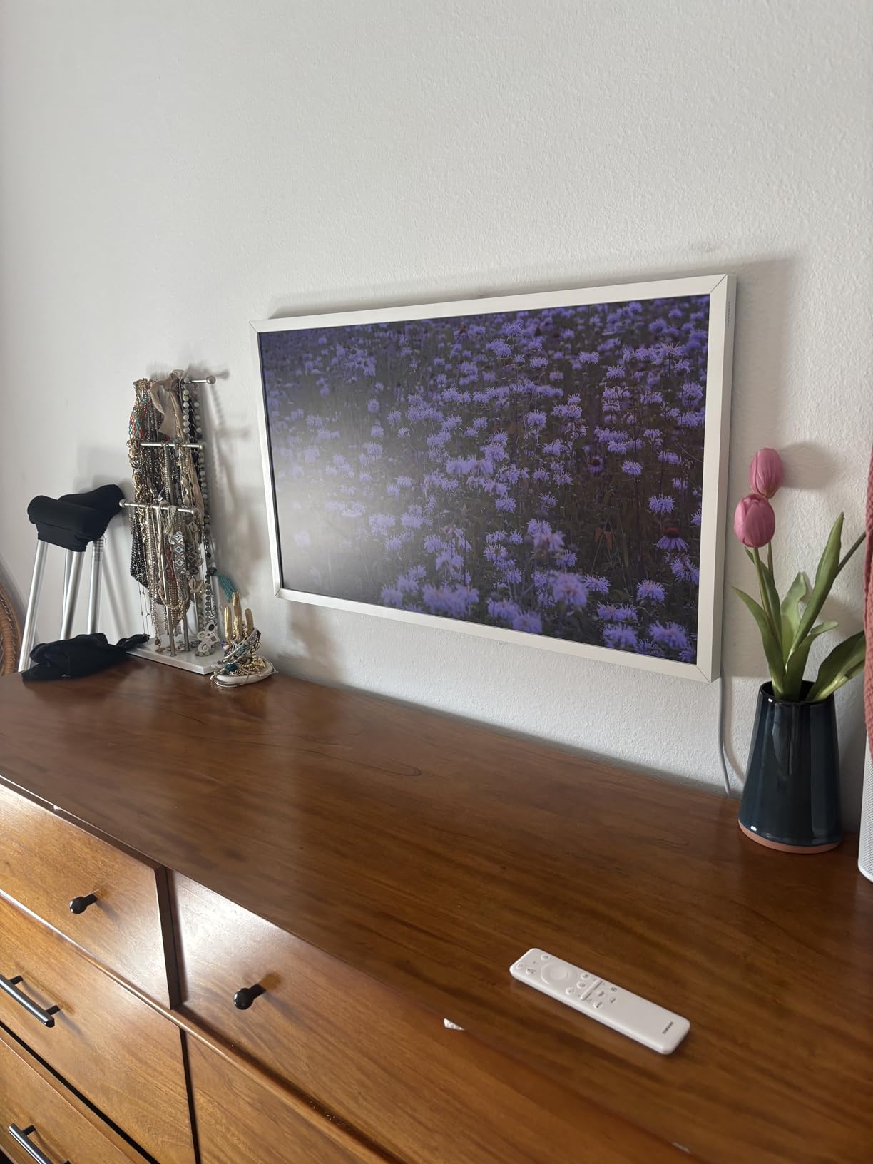 QN32LS03CBFXZA 32 Inch The Frame QLED Smart TV with Art Mode and 2 Year Amber Protection Plan (2023) customer photo 1