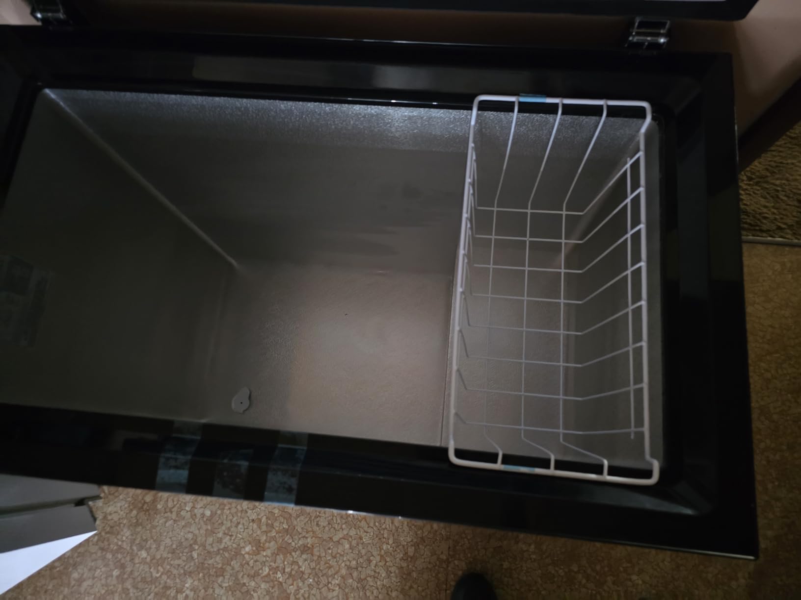 Frigidaire Chest Deep Freezer, 7 Cu. Ft. Capacity, Granita Rugged Design-Adjustable Thermostat-Removable Vinyl Coated Wire Basket-Easy Defrost Drain customer photo 2