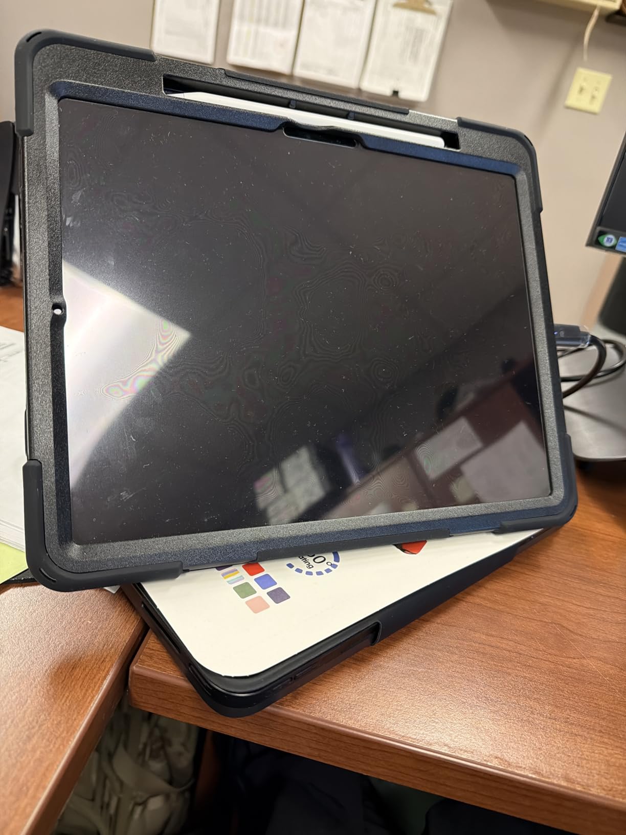 Apple iPad Pro 2024 (13-inch, Wi-Fi + Cellular, 256GB) - Space Black (Renewed) customer photo 1