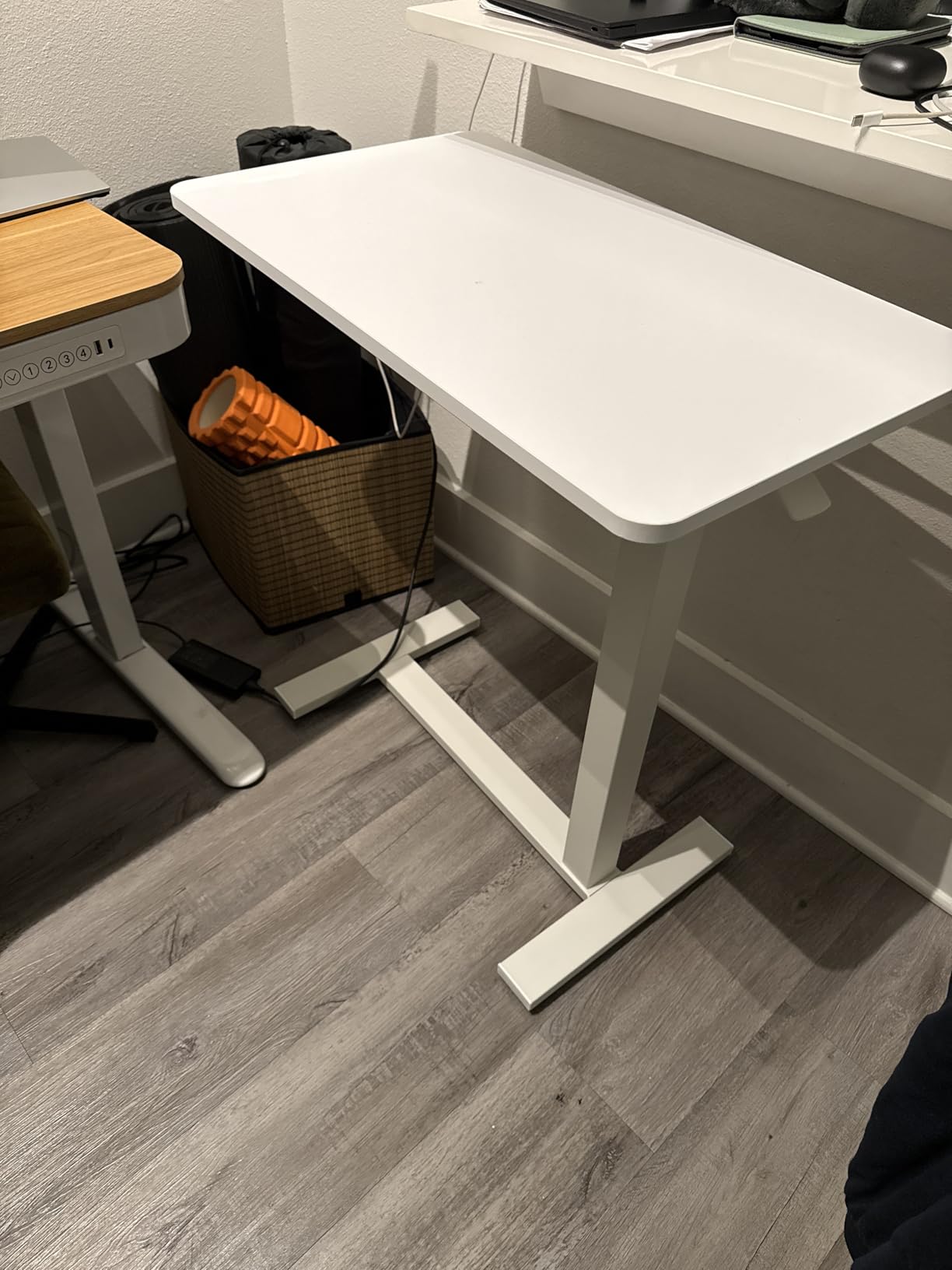Sweetcrispy Overbed Bedside Table with Wheels customer photo 2