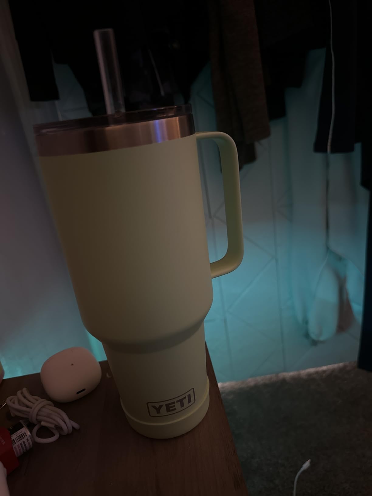 Rambler 42 oz Tumbler with Handle and Straw Lid, Travel Mug Water Tumbler, Vacuum Insulated Cup with Handle, Stainless Steel, Key Lime customer photo 2
