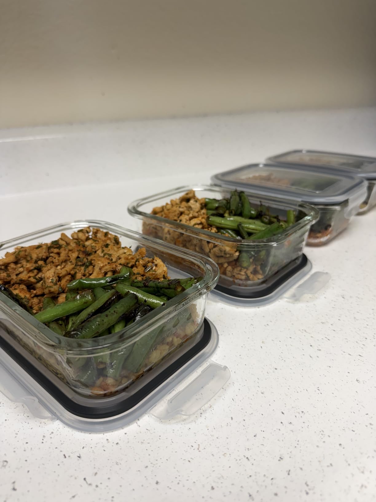 Vtopmart 5Pack 22oz Glass Storage Containers with Lids, Glass Meal Prep Food Container Sets with Snap Airtight Lids for Microwave, Oven, Freezer and Dishwasher, Grey customer photo 2