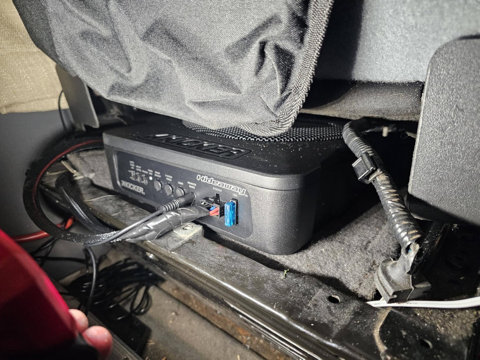 Kicker 51HS10 Hideaway Compact Powered Subwoofer, 10-Inch customer photo 1