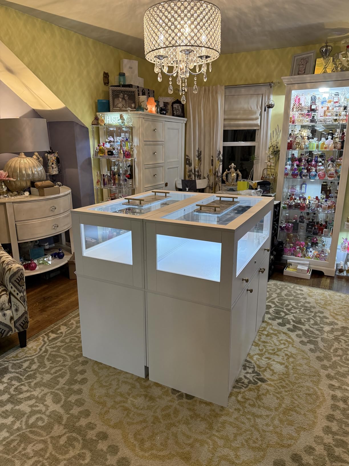 Homsee Wardrobe Armoire Closet with Lock, Walk-in Closet Island Dresser with Glass Showcase, Drawers & Doors, Modern Storage Display Cabinet for Bedroom, Fitting Room & Shops, White customer photo 1