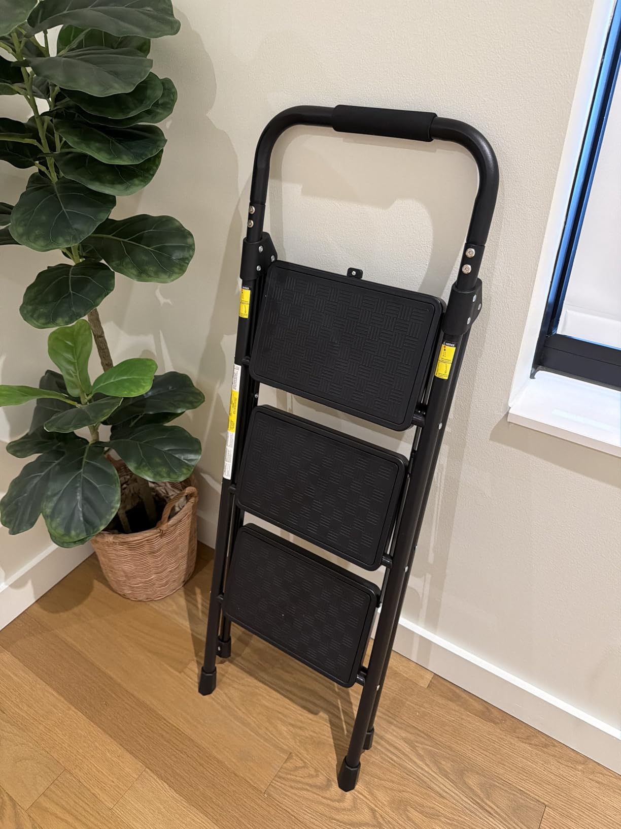 HBTower 3 Step Ladder, 3 Step Stool for Adults, 3 Step Ladder Folding Step Stool with Cushioned Handle Step Ladder with Wide Pedal Ergonomic Design,Black customer photo 1