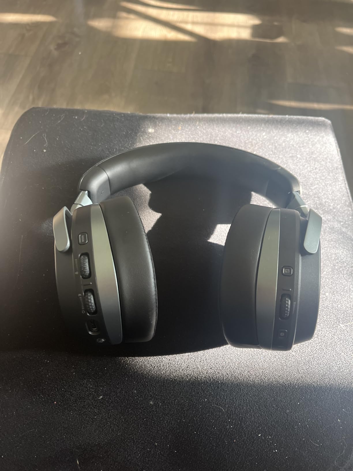 Turtle Beach Stealth 700 Gen 3 Wireless Multiplatform Amplified Gaming Headset for Xbox Series X|S, Xbox One, PC, PS5, Mobile - 60mm Drivers, AI Noise-Cancelling Mic, Bluetooth, 80-Hr Battery - Cobalt customer photo 1
