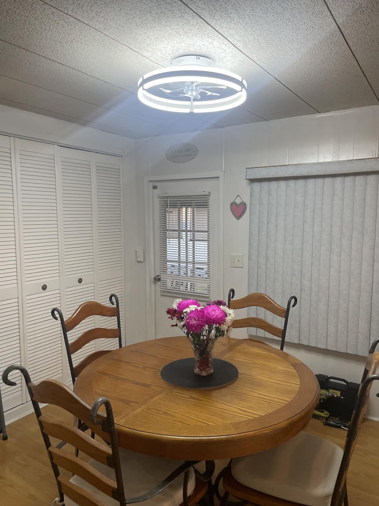 ZMISHIBO Ceiling Fans with Lights and Remote, 19.7'' Low Profile Ceiling Fan, 3000-6000K Dimmable Modern Flush Mount LED Fan Light, 6 Wind Speeds, Black Fandelier customer photo 2