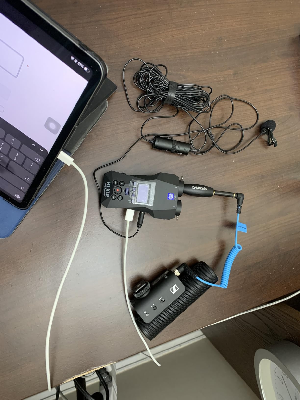 Zoom H1 XLR Handy Recorder with 32-Bit Float, Accessibility, 2 XLR/TRS Locking Combo Inputs, 3.5mm Stereo Jack, Dual AD Converters, for Musicians, Podcasters, Filmmakers, Content Creators, & More customer photo 1