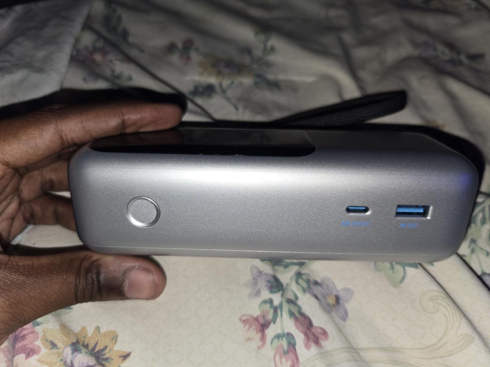 Anker Laptop Power Bank, 25,000mAh Portable Charger with Triple 100W USB-C Ports, Built-in Retractable Cables, Flight-Approved for Travel, iPhone 17/16 Series, MacBook, Samsung, and More customer photo 1