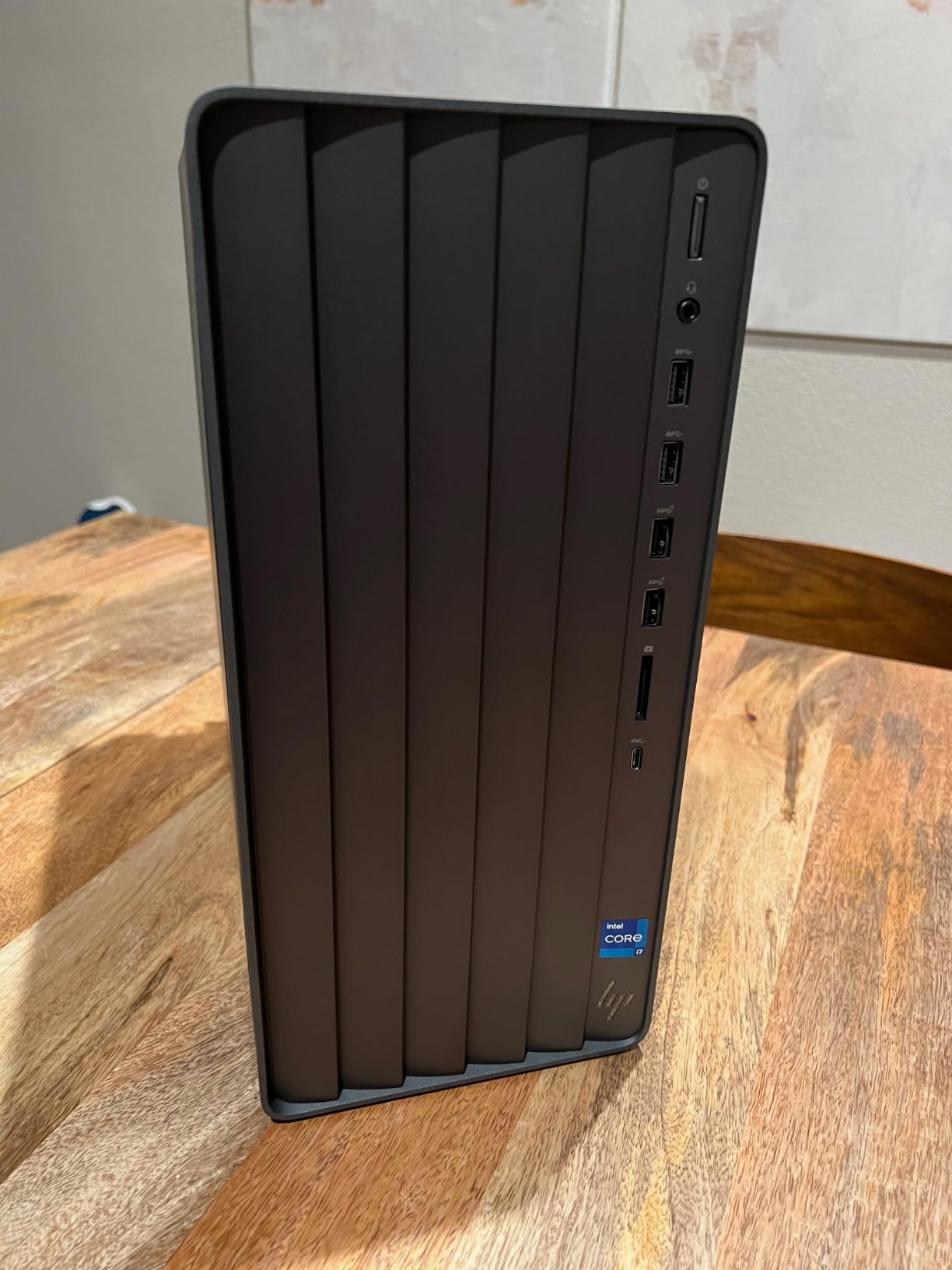 HP Envy Desktop PC, Intel Core i7-14700, 32 GB RAM, 1 TB SSD, UHD Graphics 770, Windows 11 Pro, TE01-5002 (2024) customer photo 1