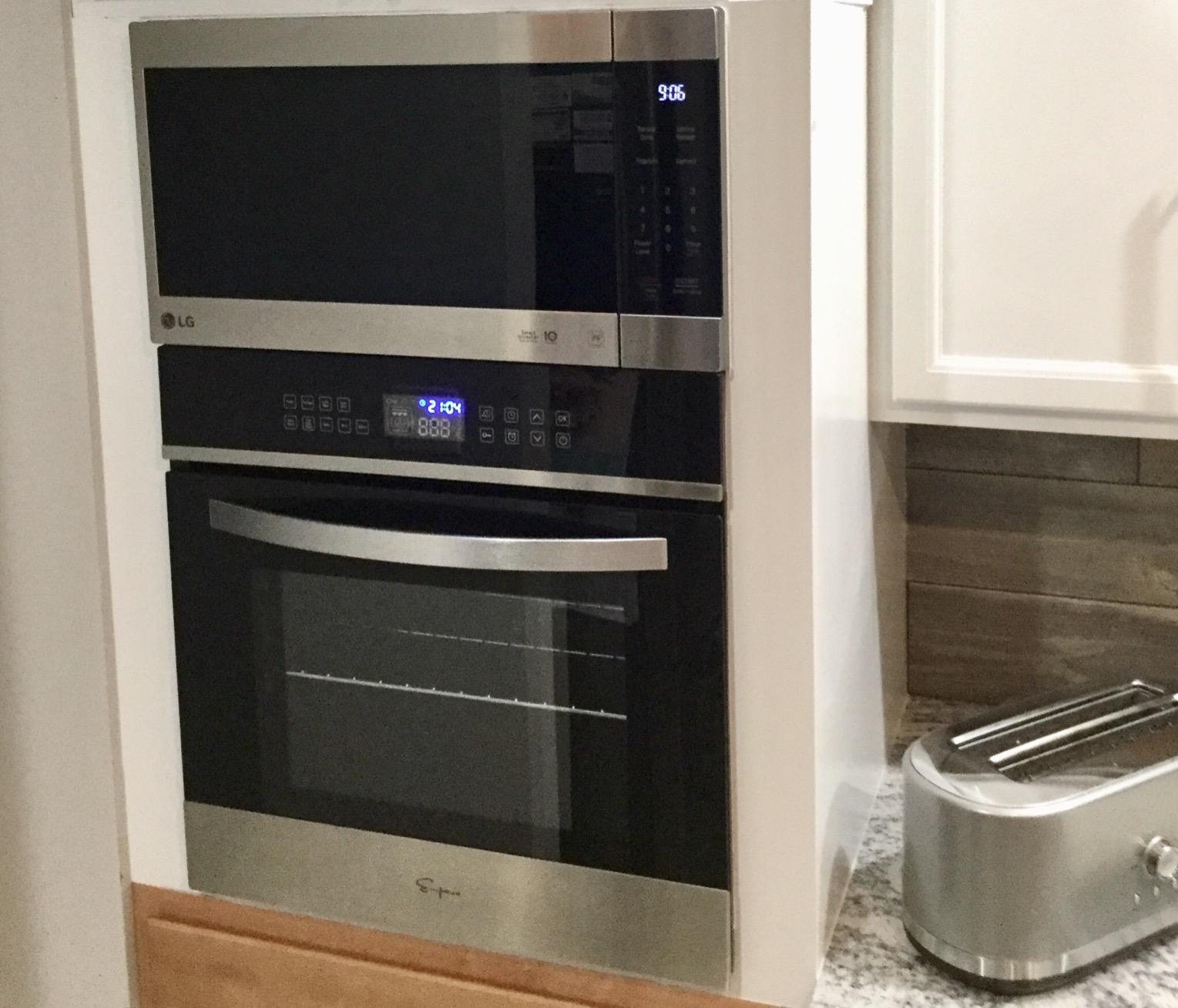 Empava Single Gas Wall Oven with 5 Cooking Funcitons, 24 inch Built-in Wall Convection Natural Gas Oven with Mechanical Control Knobs, Digital Display Panel, Stainless Steel customer photo 1