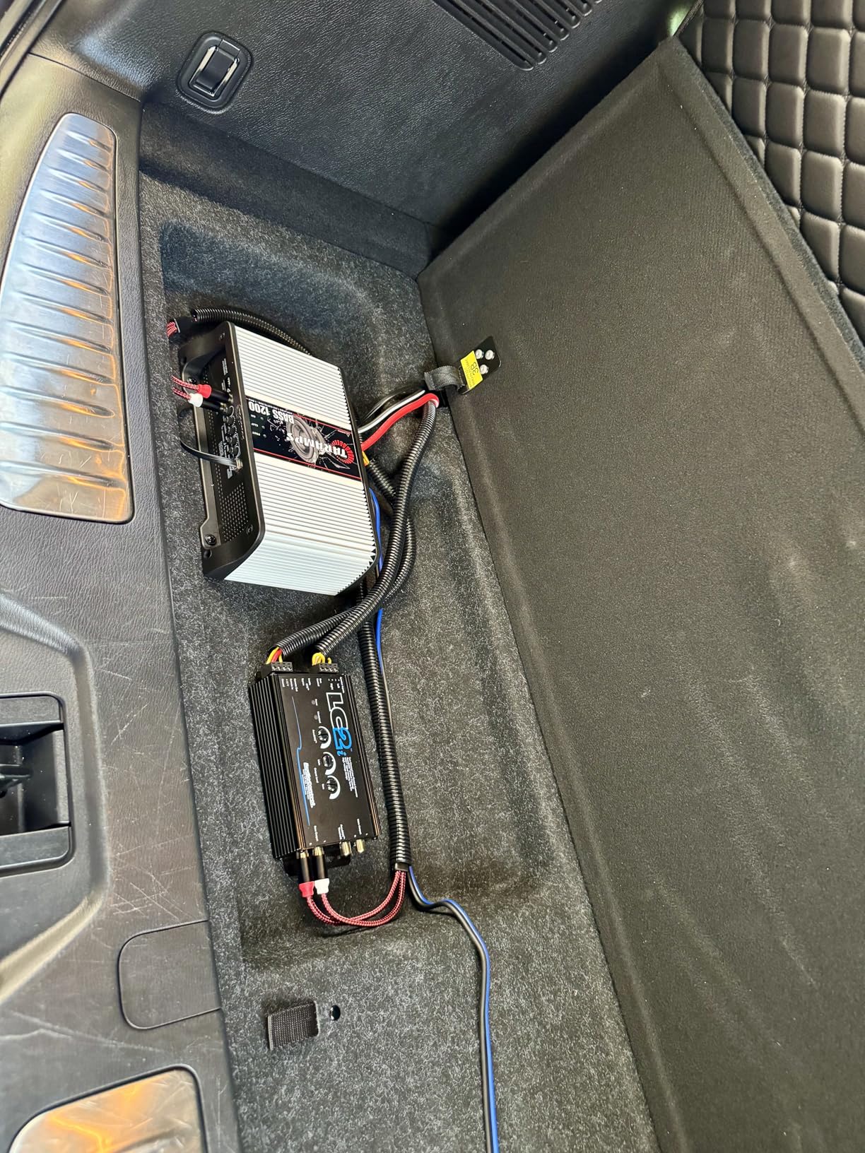 Taramps BASS 1200 1 Ohm 1 Channel Mosfet Amplifier 1200 Watts RMS, Monoblock, Crossover, Bass Boost, RCA/High Level Input, Class D, Car Audio System Monitor Level Remote Included, Great for Subwoofers customer photo 1