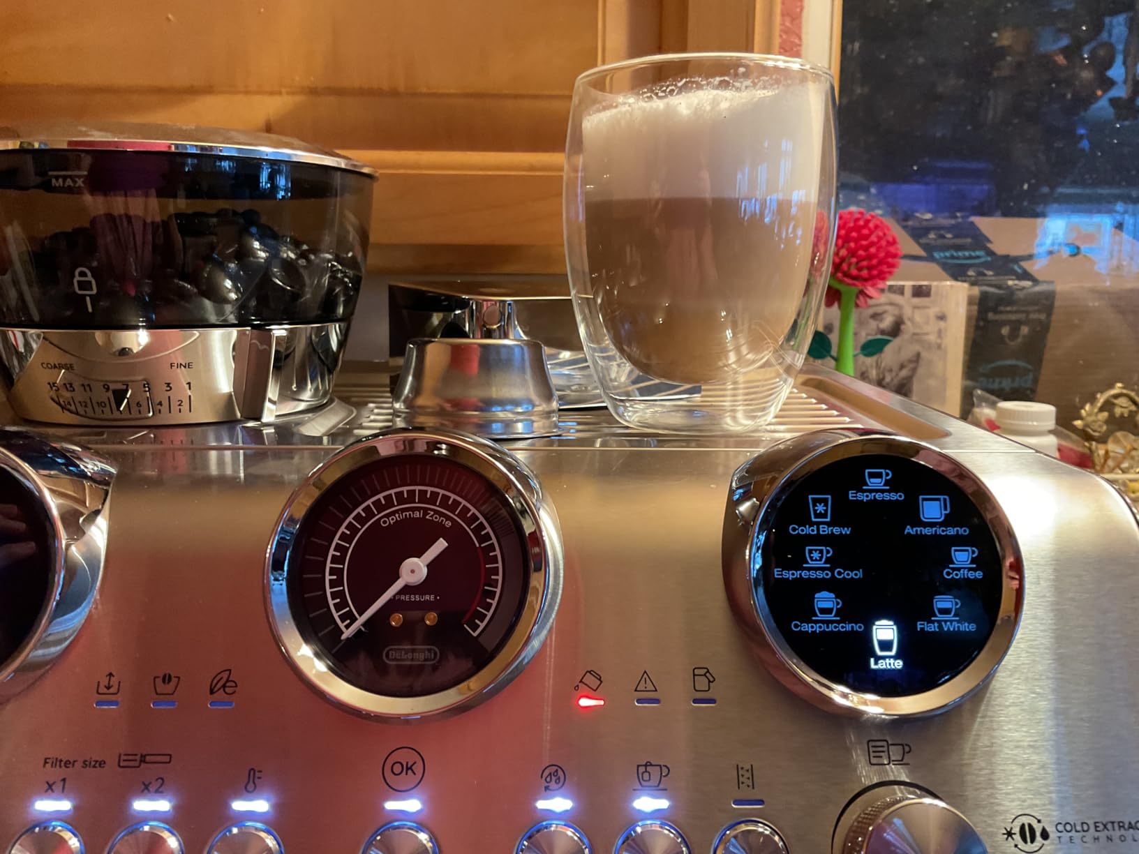 De'Longhi La Specialista Maestro Espresso Machine with Grinder, Auto & Manual Milk Frother - Bean-to-Cup Cold Brew Coffee with Cold Extraction Technology, Variable Temp & Tamping Tool, 8 Drink Presets customer photo 2