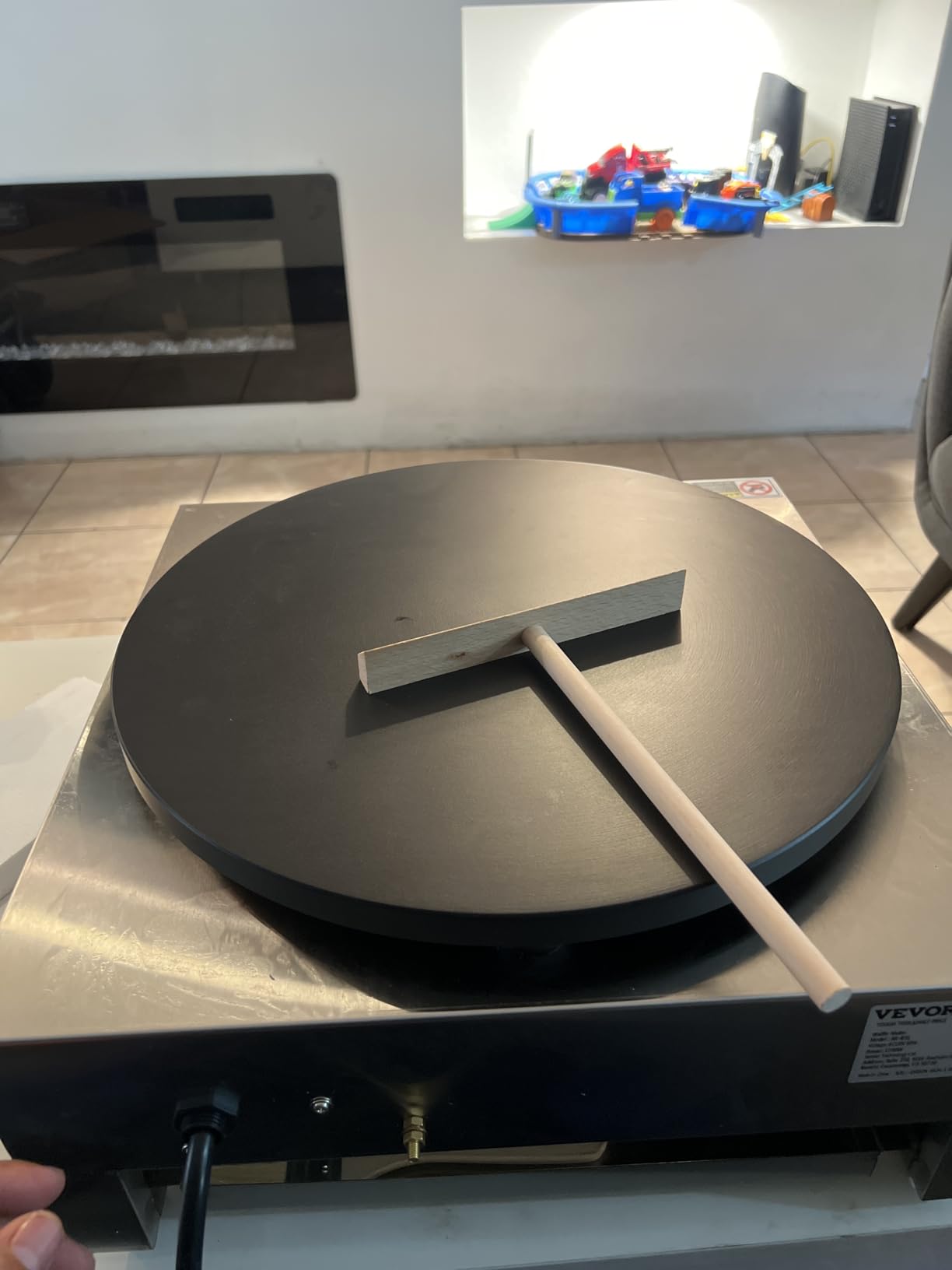VEVOR Electric Crepe Maker, 16-Inch Commercial Crepe Machine, 1700W Flat Plate Crepe Griddle, Nonstick Stainless Steel Pancake Making Machine, Desktop Circular Pancake Stove with Temp Control customer photo 1