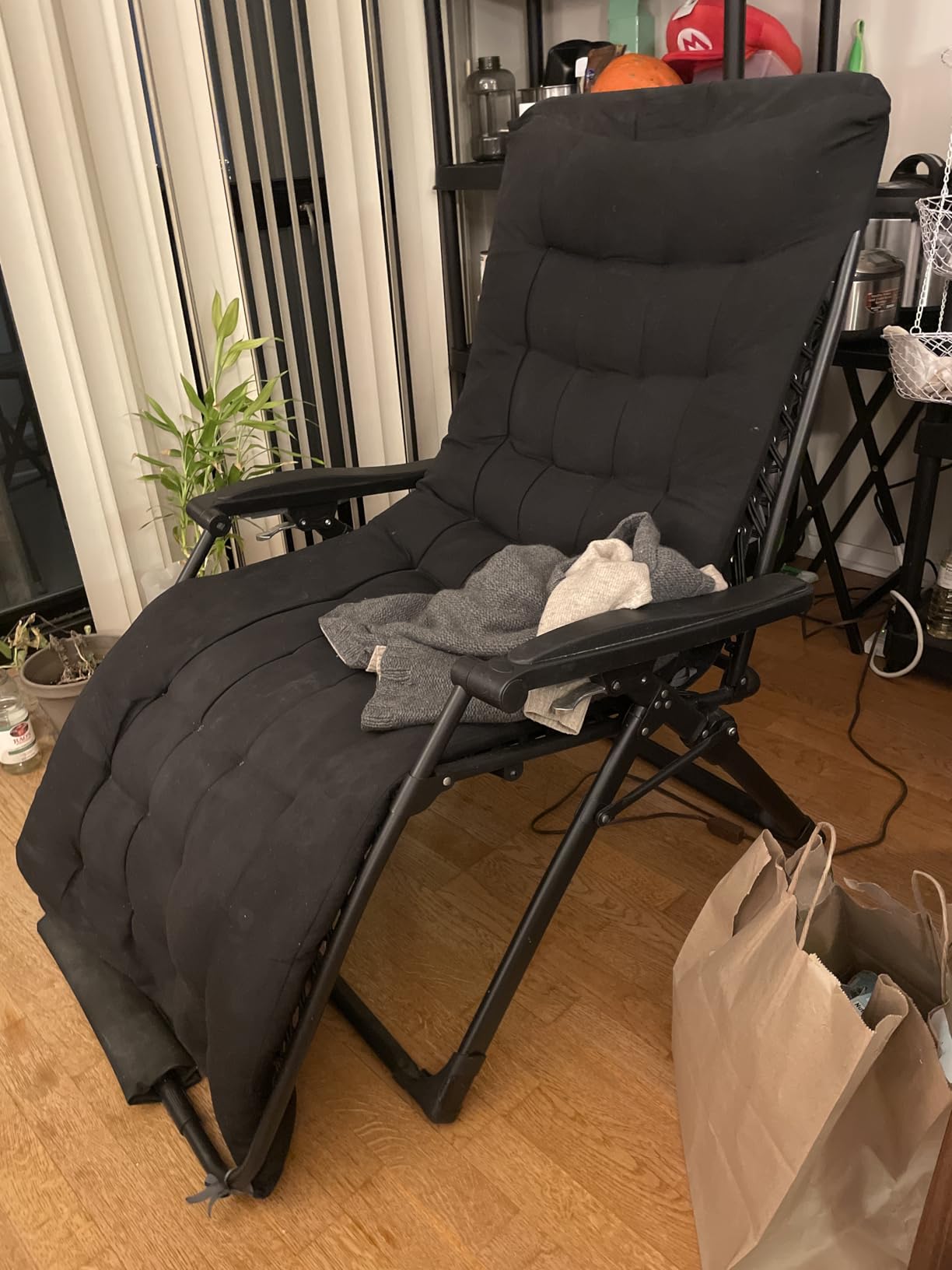 Suteck Oversized Zero Gravity Chair, 33In XXL Outdoor Recliner Chair w/Removable Cushion & Headrest, Camping Lounge Chair w/Upgraded Lock & Footrest, Reclining Patio Chairs for Indoor Outdoor, 500LBS customer photo 1