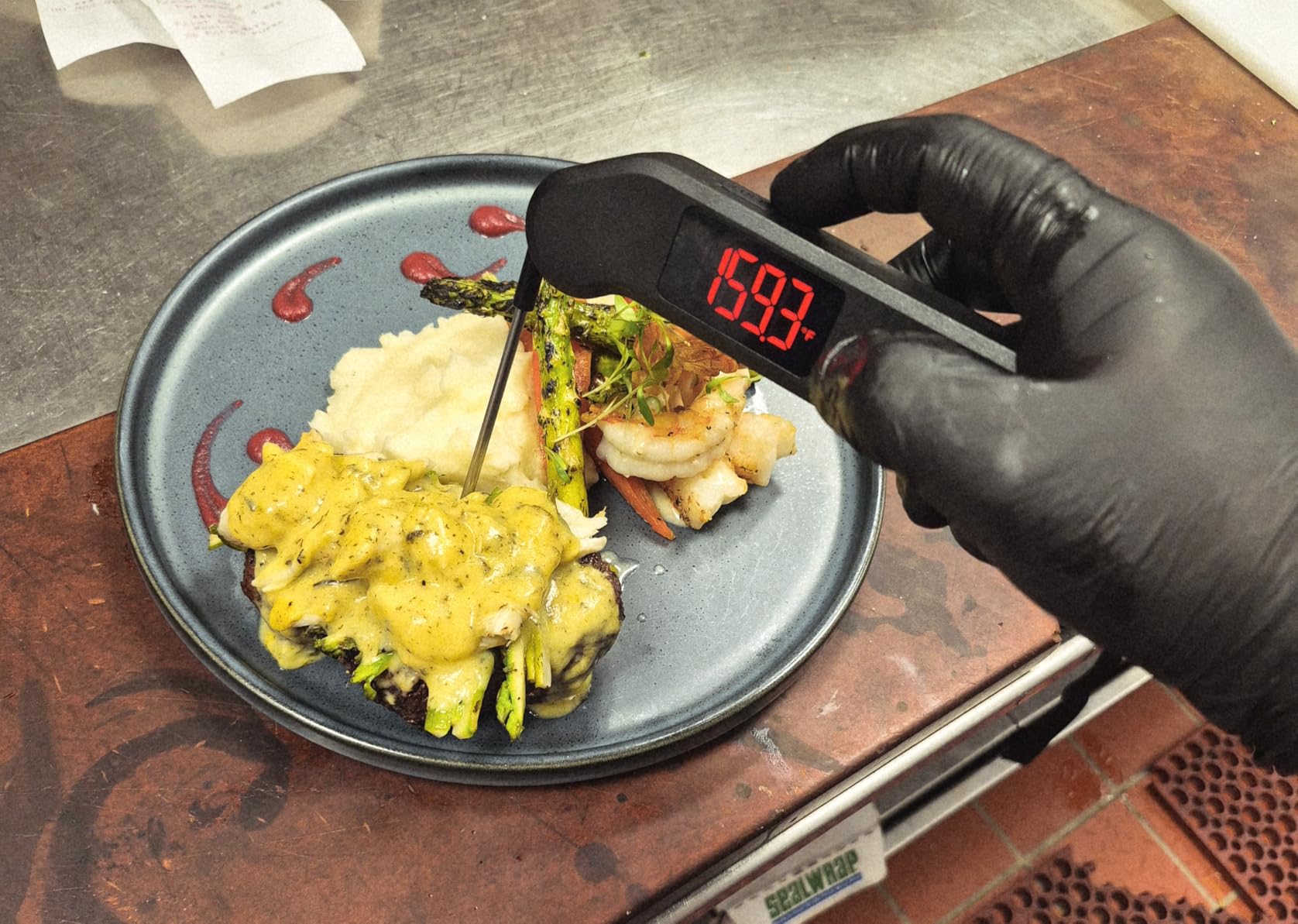 Professional Digital Meat Thermometer, 1 Sec Instant Read, +/-0.5F Accuracy NIST&NSF Certified Food Thermometer, Auto-Rotate Bright LED Screen, Highly Waterproof Cooking Thermometer for Grill BBQ, Black customer photo 2