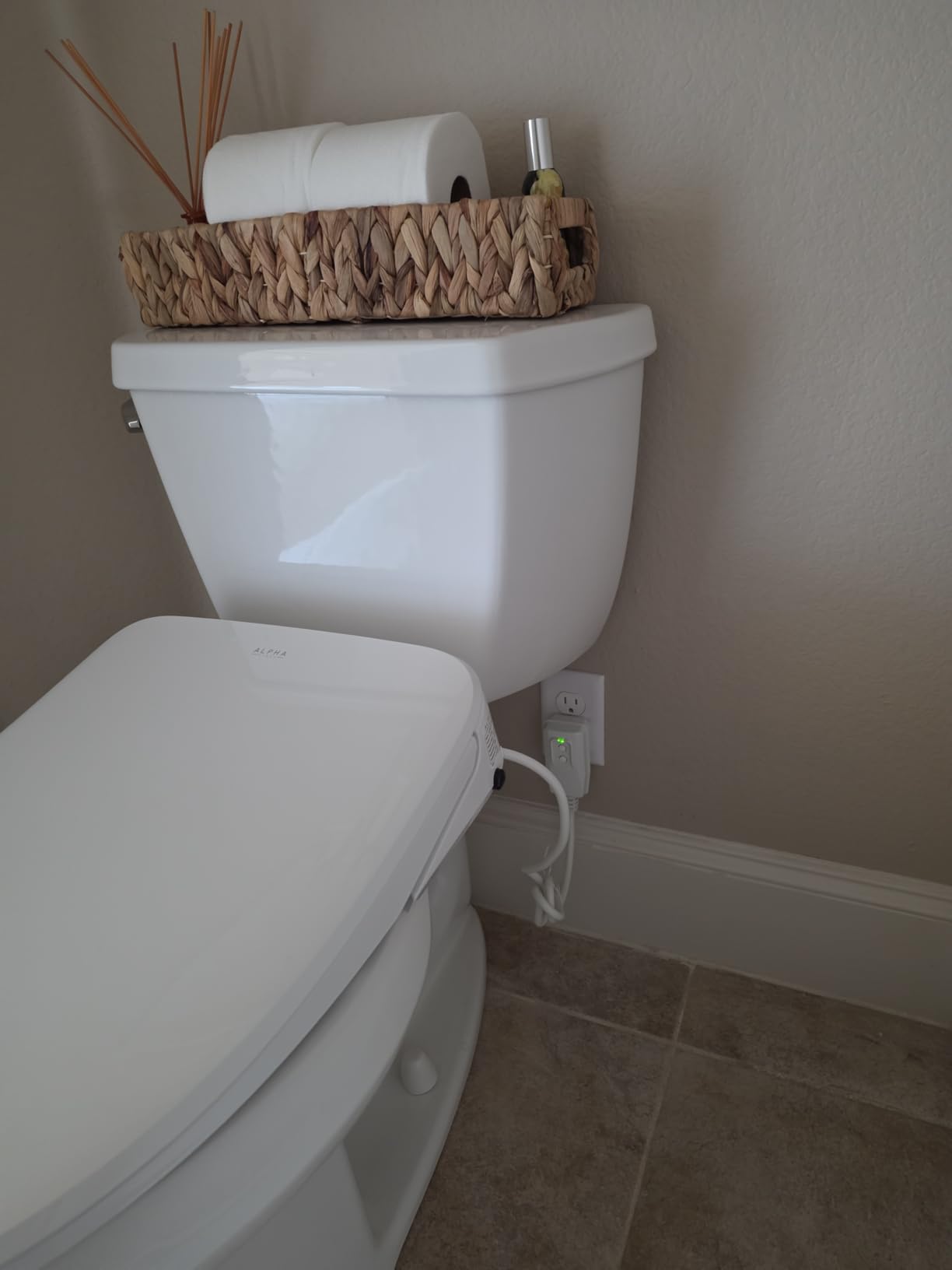 ALPHA BIDET UXA Pearl Auto Bidet Toilet Seat in Elongated White | Endless Warm Water | Automatic Lid and Seat | Arced Stainless Steel Nozzle | LED Nightlight | Dryer | Deodorizer | 3 Year Warranty customer photo 1
