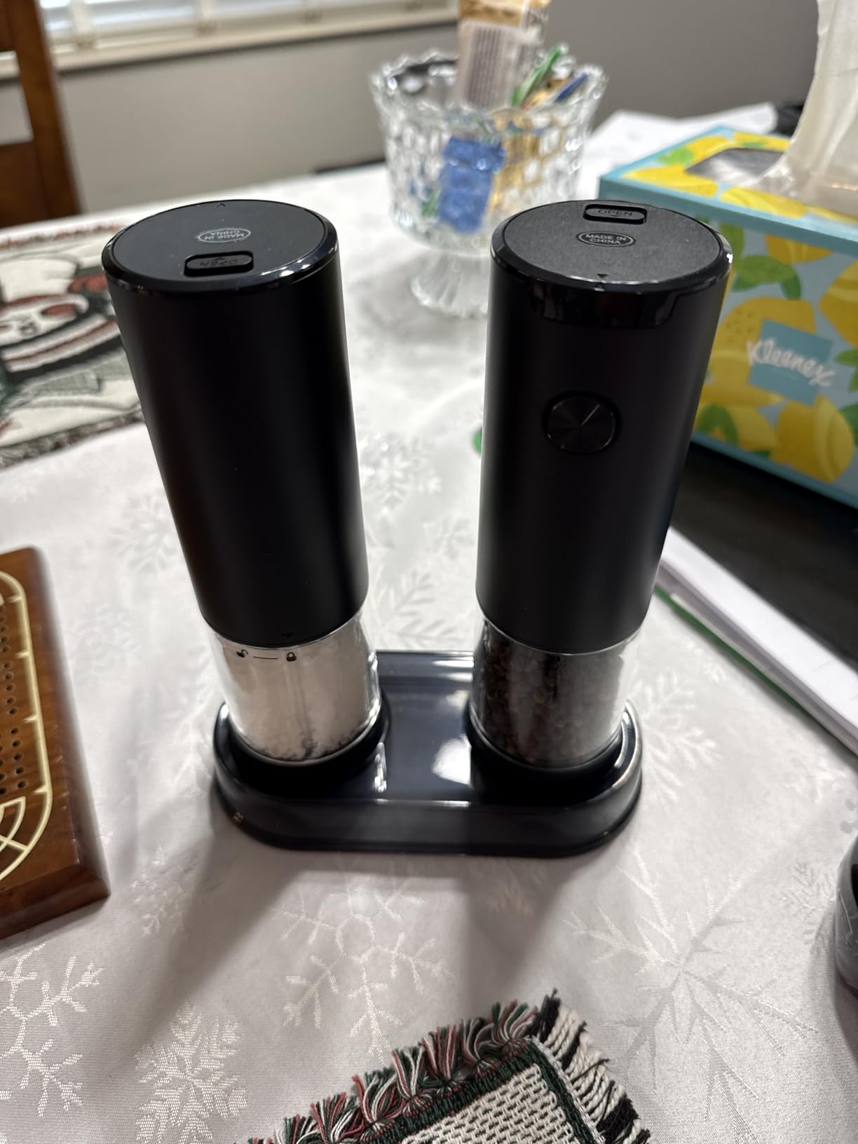 Electric Salt and Pepper Grinder Set Automatic Battery Pepper Mill Shakers Adjustable Coarseness Upgraded Larger Capacity with Led Home and Kitchen Appliances Birthday Gifts for Women Mom customer photo 1