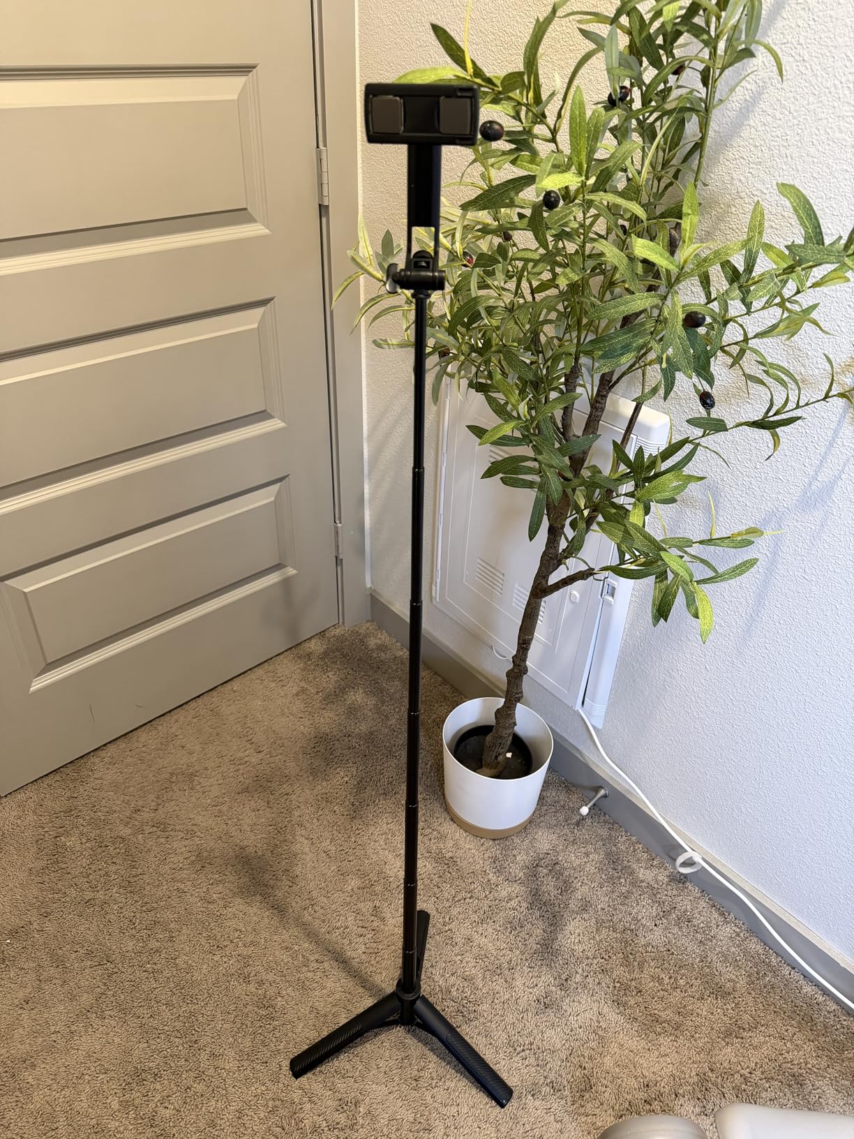Selfie Stick Travel Tripod for Cell Phone with Remote Control and Phone Holder, Extendable Selfie Stick for iPhone, iPhone Tripod for Video Recording, 50 Inch, Black customer photo 1