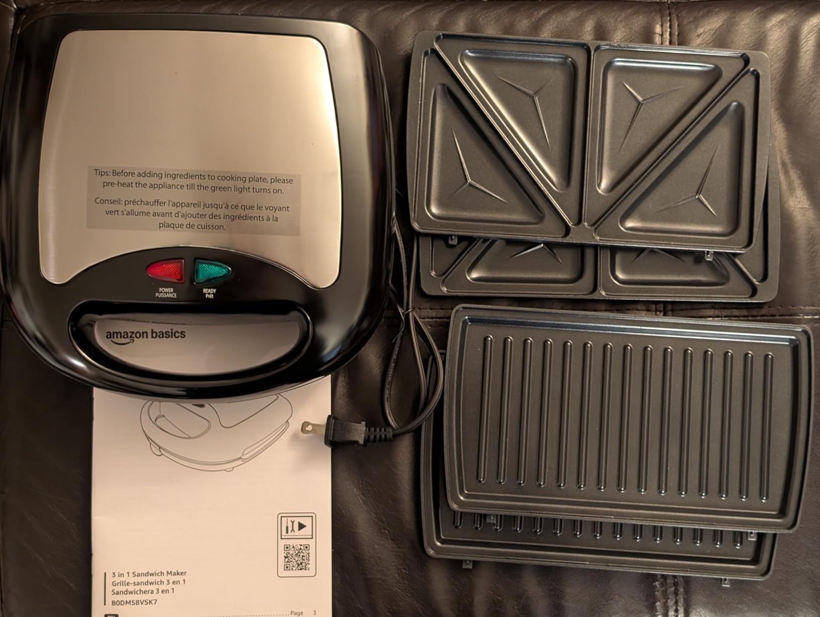 Amazon Basics Belgian Waffle Maker with 8-inch Round Ceramic Non-Stick Plate, Browning Control, Black customer photo 2