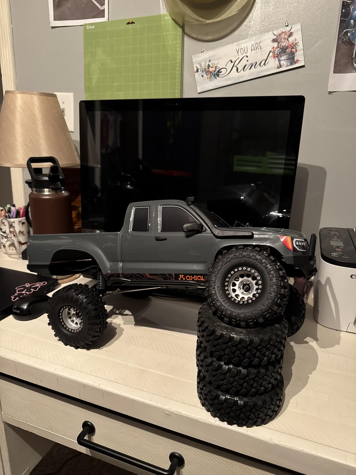 Axial RC Truck 1/10 SCX10 III Base Camp 4X4 Rock Crawler Brushed RTR (Battery and Charger Not Included), Gray customer photo 1