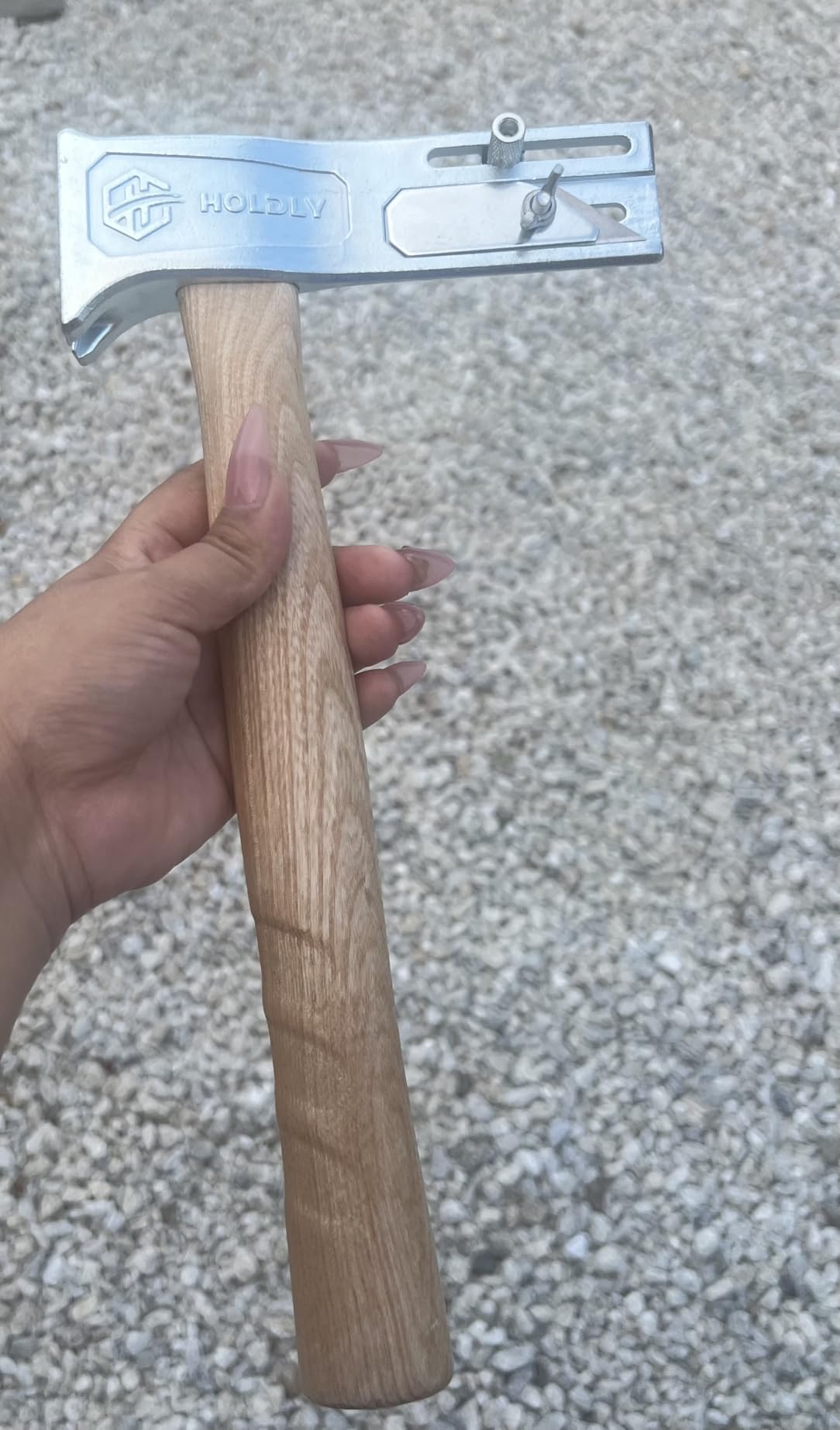 Magnetic Roofing Hammer, Multifunctional Magnet Roofing Hatchet - Quick Installation Tool for Roofing Nails and Felt Hats customer photo 1