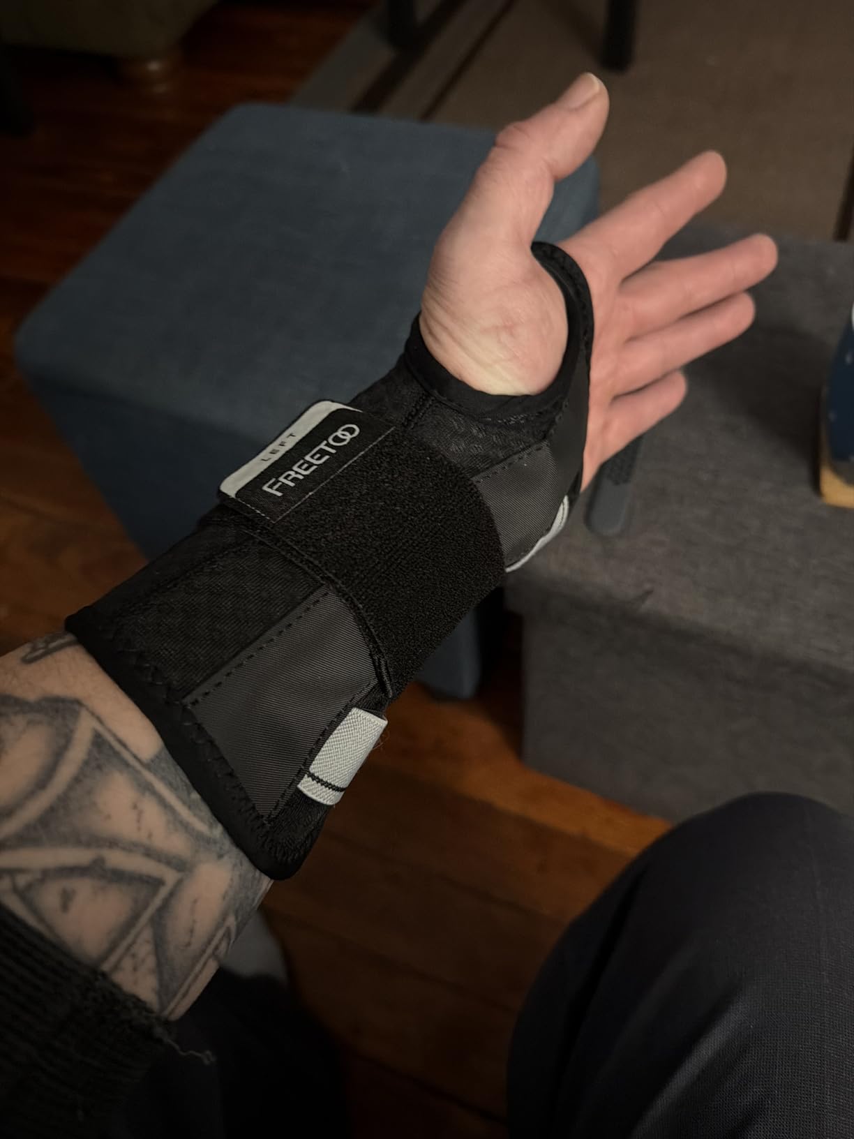 FREETOO Wrist Support Brace Left Hand for Tendonitis, Sprained Wrist, Strain, Pain Relief Wrist Splint for Carpal Tunnel, Arthritis, wrist Immobilizer Fit Women and Men for Sleeping (S/M, Black/Pink) customer photo 1