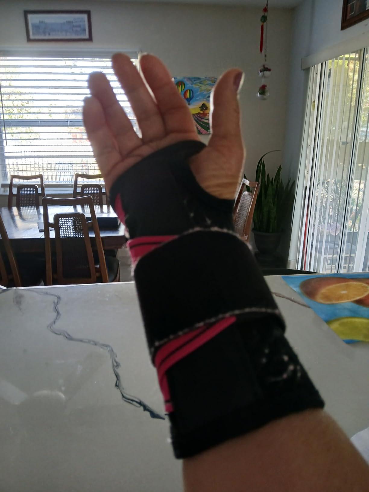 FREETOO Wrist Support Brace Left Hand for Tendonitis, Sprained Wrist, Strain, Pain Relief Wrist Splint for Carpal Tunnel, Arthritis, wrist Immobilizer Fit Women and Men for Sleeping (S/M, Black/Pink) customer photo 2
