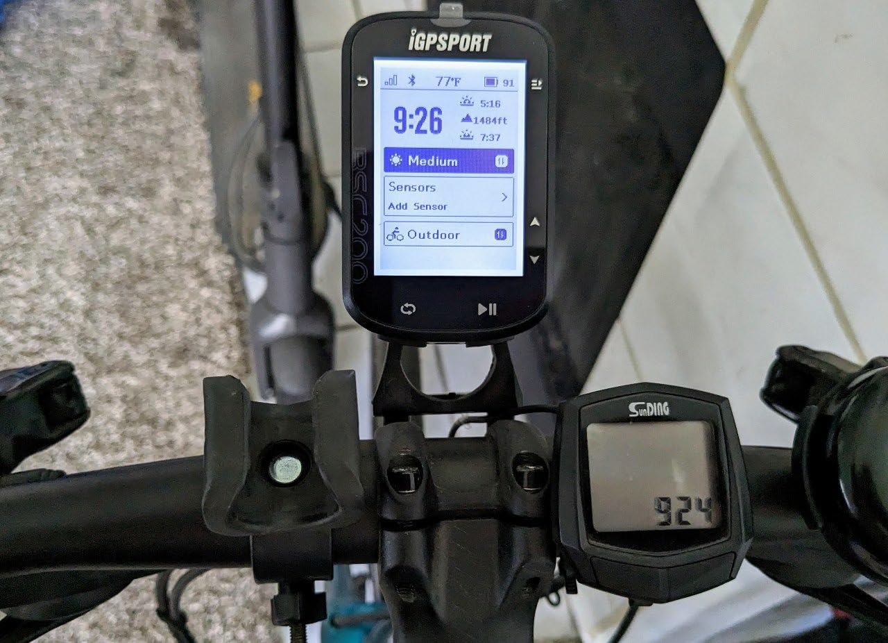 iGPSPORT BSC200S GPS Bike Computer, Wireless Route Navigation 2.4'' Screen Bluetooth ANT+ Cycle Computer IPX7 Waterproof customer photo 2