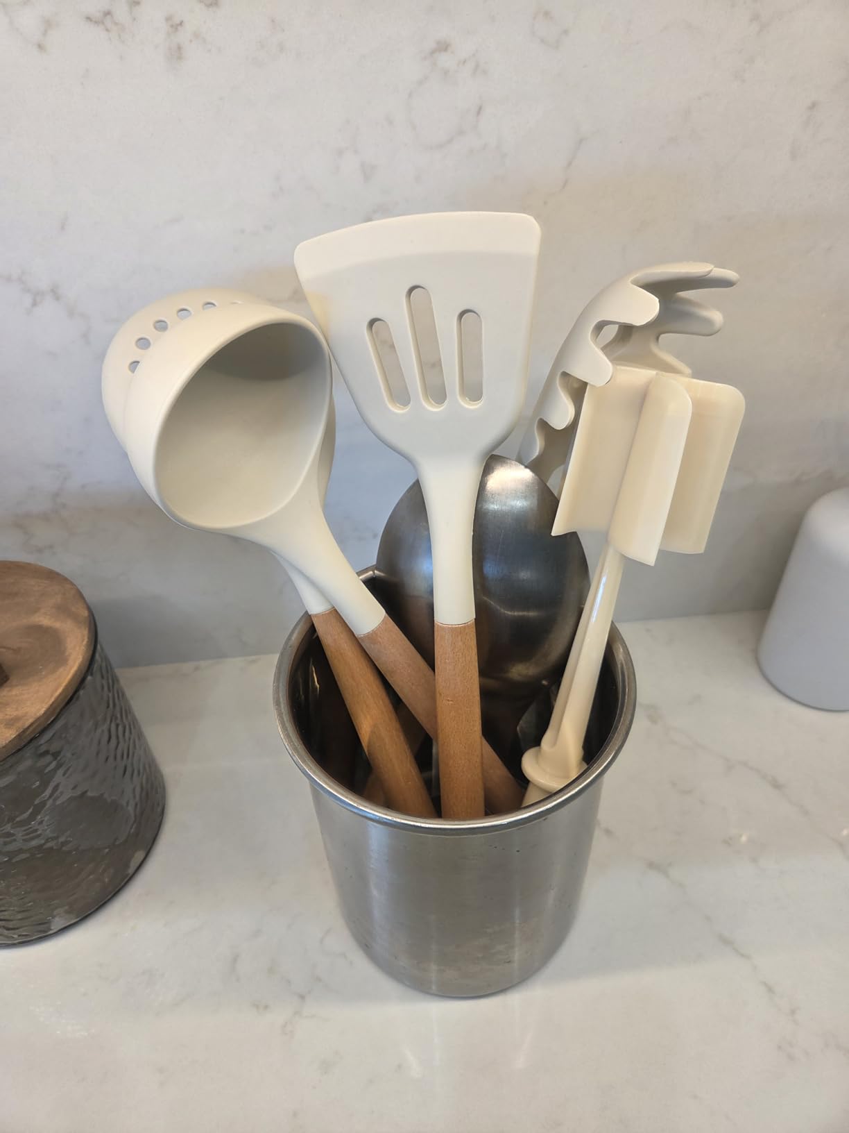 CAROTE 22pcs Silicone Cooking Utensils Set, 446°F Heat Resistant Kitchen Utensils Gadgets Set, Spatula, Turner, Whisk, Tongs customer photo 2