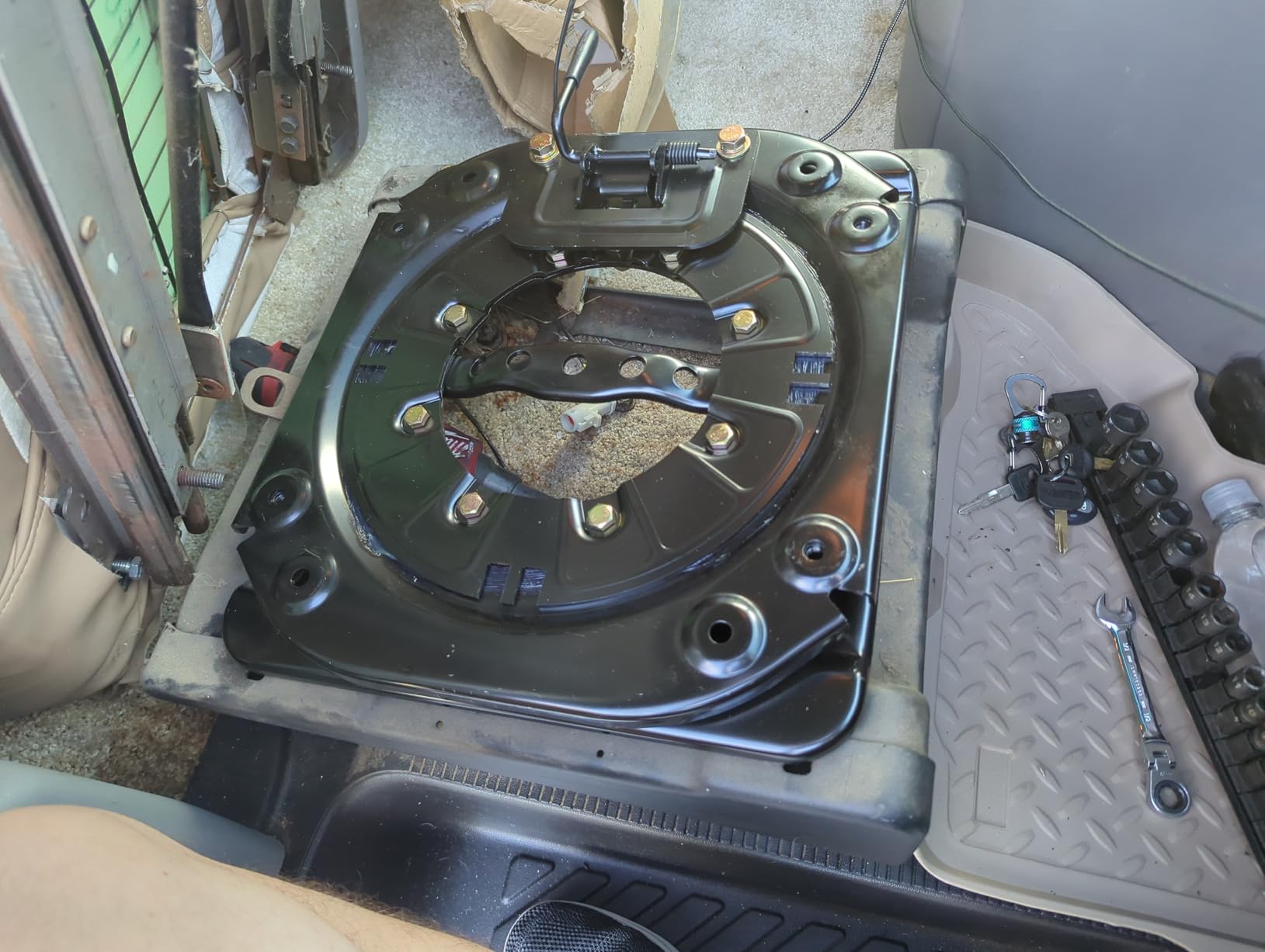 Swivel Car Seat Van Base Rotating Car Seat 360 Heavy Duty Seat Swivel Base Steel Plate Fit For Most RV Commercial Vehicle, Engineering Vehicles customer photo 1