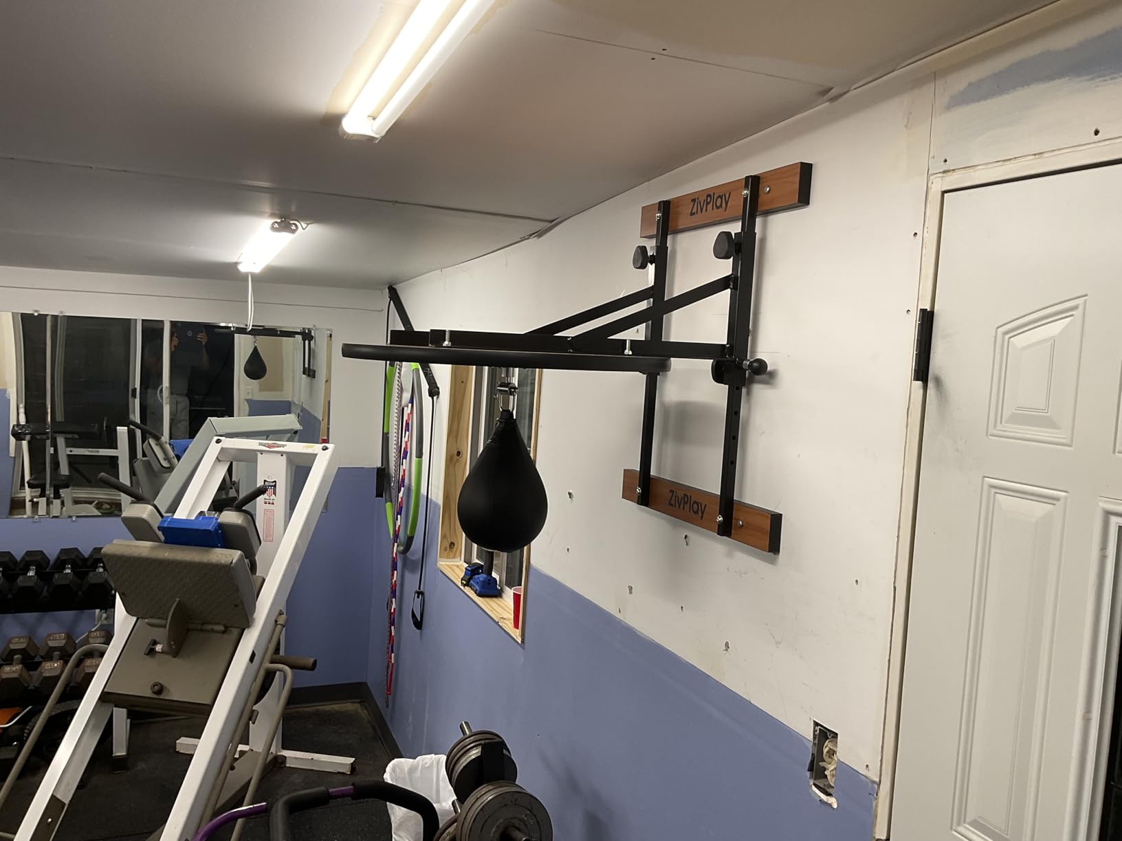 Speed Bag Platform Speed Bag Stand for Boxing Punching Practice Includes Height Adjustable Mount Speedbag and Air Pump 360° Swivel 24 Inch Board customer photo 1