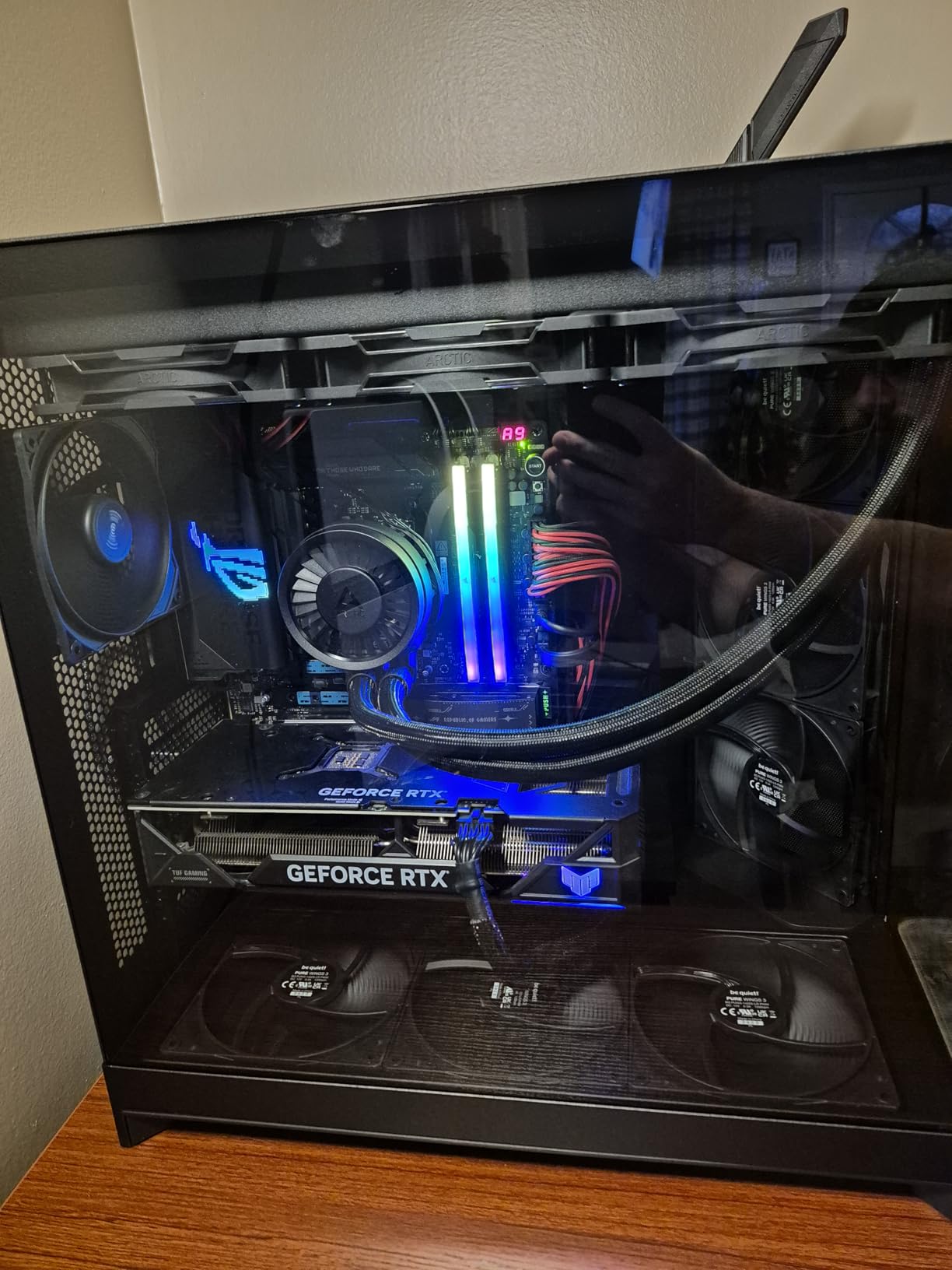 NZXT H9 Flow RGB (2025) - Large Dual-Chamber ATX Mid-Tower Airflow PC Case - Includes 1 x 420mm RGB Fan Unit & 1 x 120mm Fan - 420mm Radiator Support - Tempered Glass - Back-Connect Ready - White customer photo 2