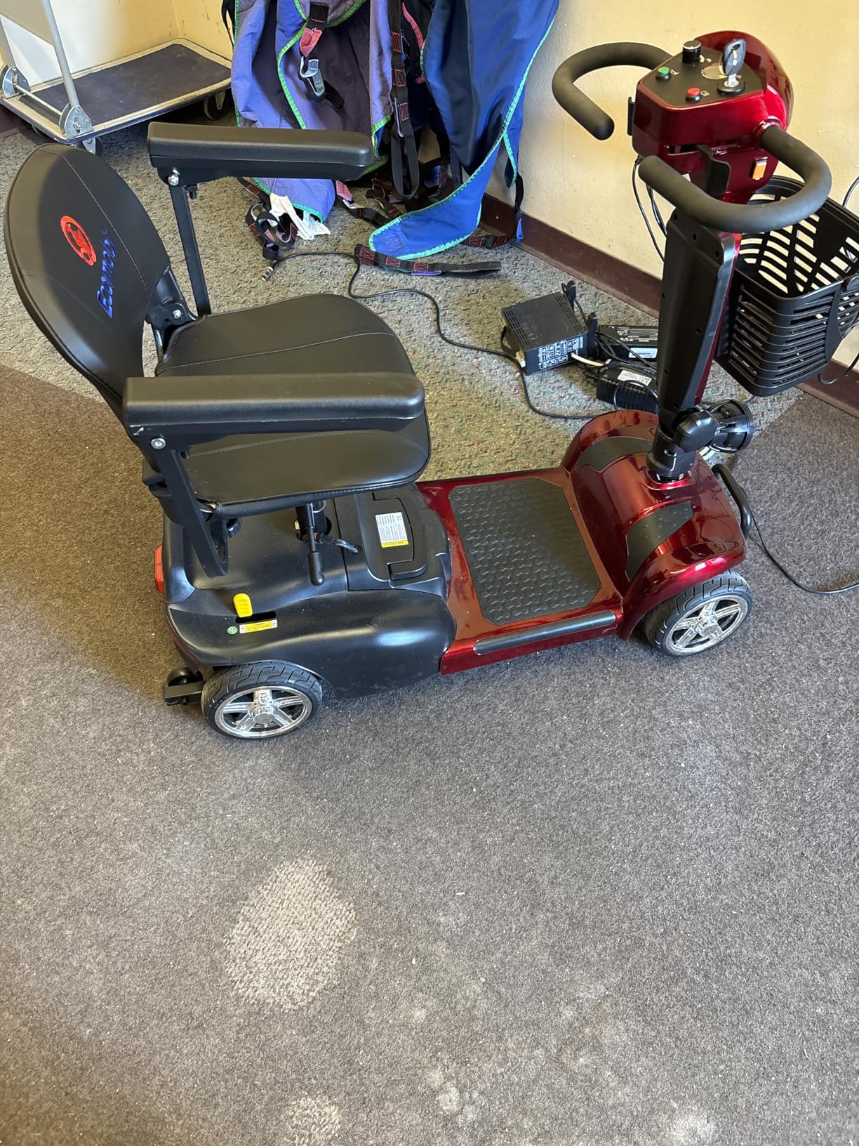 15/30 Miles 4 Wheels Mobility Scooter for Seniors/Adults Up to 300LBS,350W Electric Wheelchair Detachable Battery,Dual Baskets,Rotating Seat,with Taillight, USB Charging Blue 15AH customer photo 2