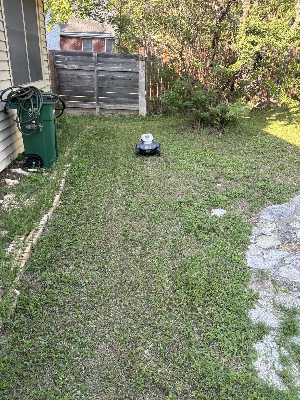 eufy E15 Robot Lawn Mower,Max 0.2 Acres,Wireless Robot Mower with Auto Mapping,Vision Navigation,Multi-Zone Management,Robotic Lawnmower with AI Obstacle Avoidance,APP Control,18°Slope,Cut Height1-3